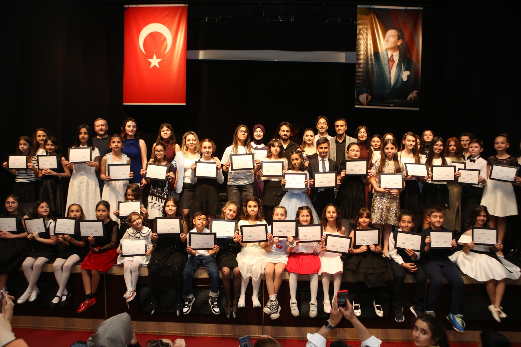 NİLÜFER'DE YIL SONU KONSERLERİ KEMAN VE PİYANO İLE BAŞLADI