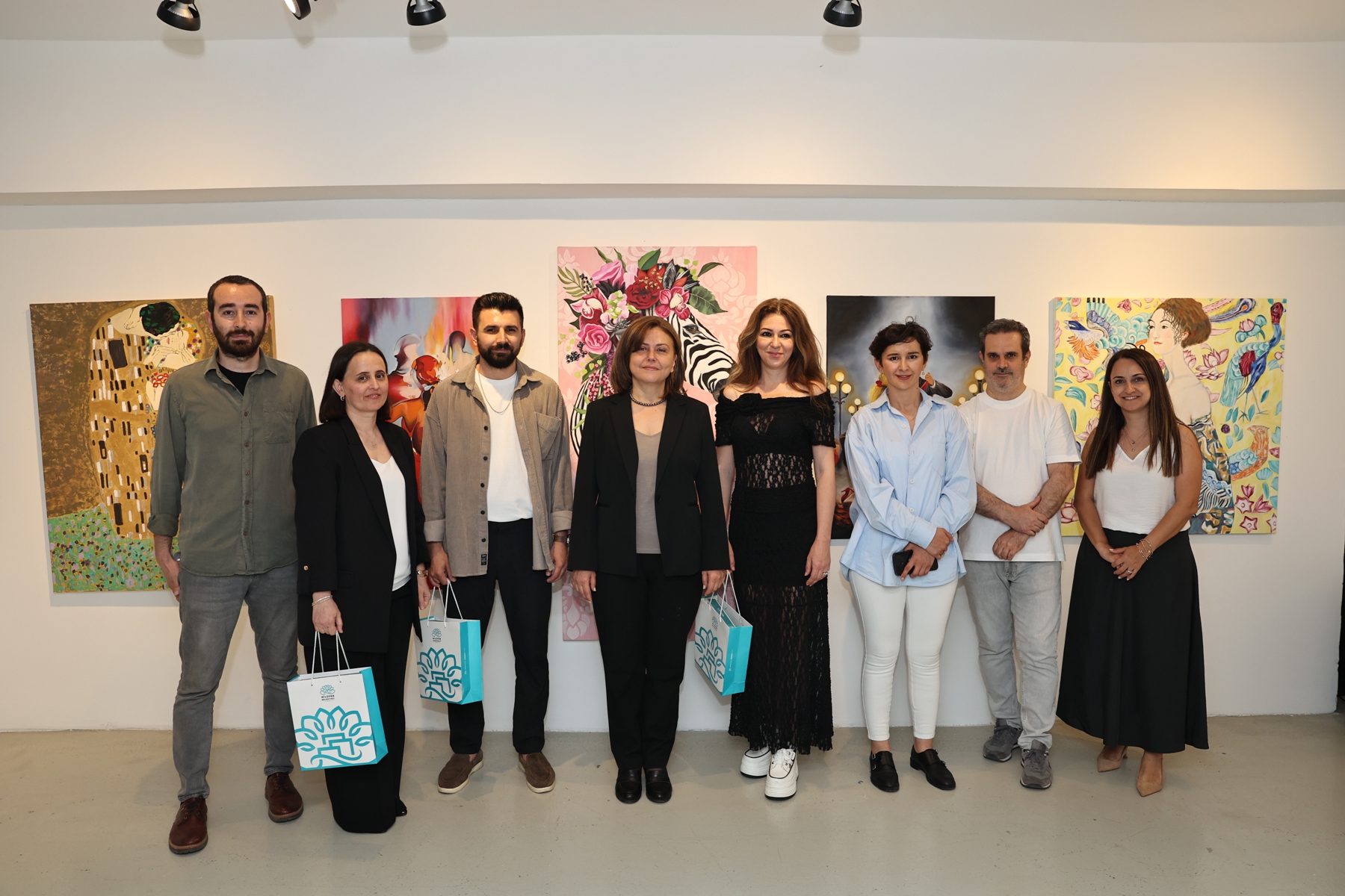 NİLÜFER'DE YETİŞKİNLERİN SERGİSİ İZLENİME AÇILDI