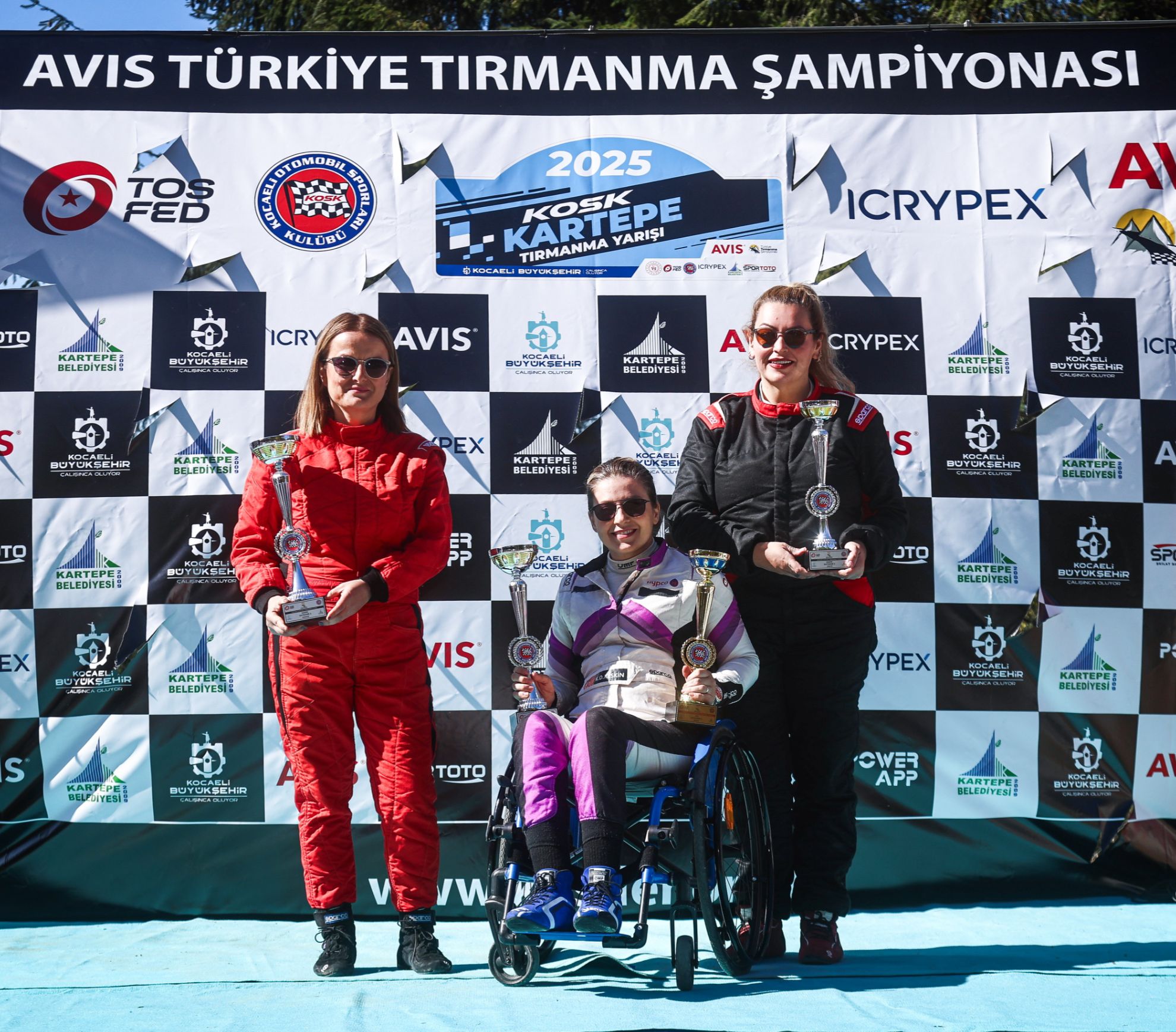 Dünyadaki ilk ve tek engelli ralli pilotu Kübra'dan yeni başarılar