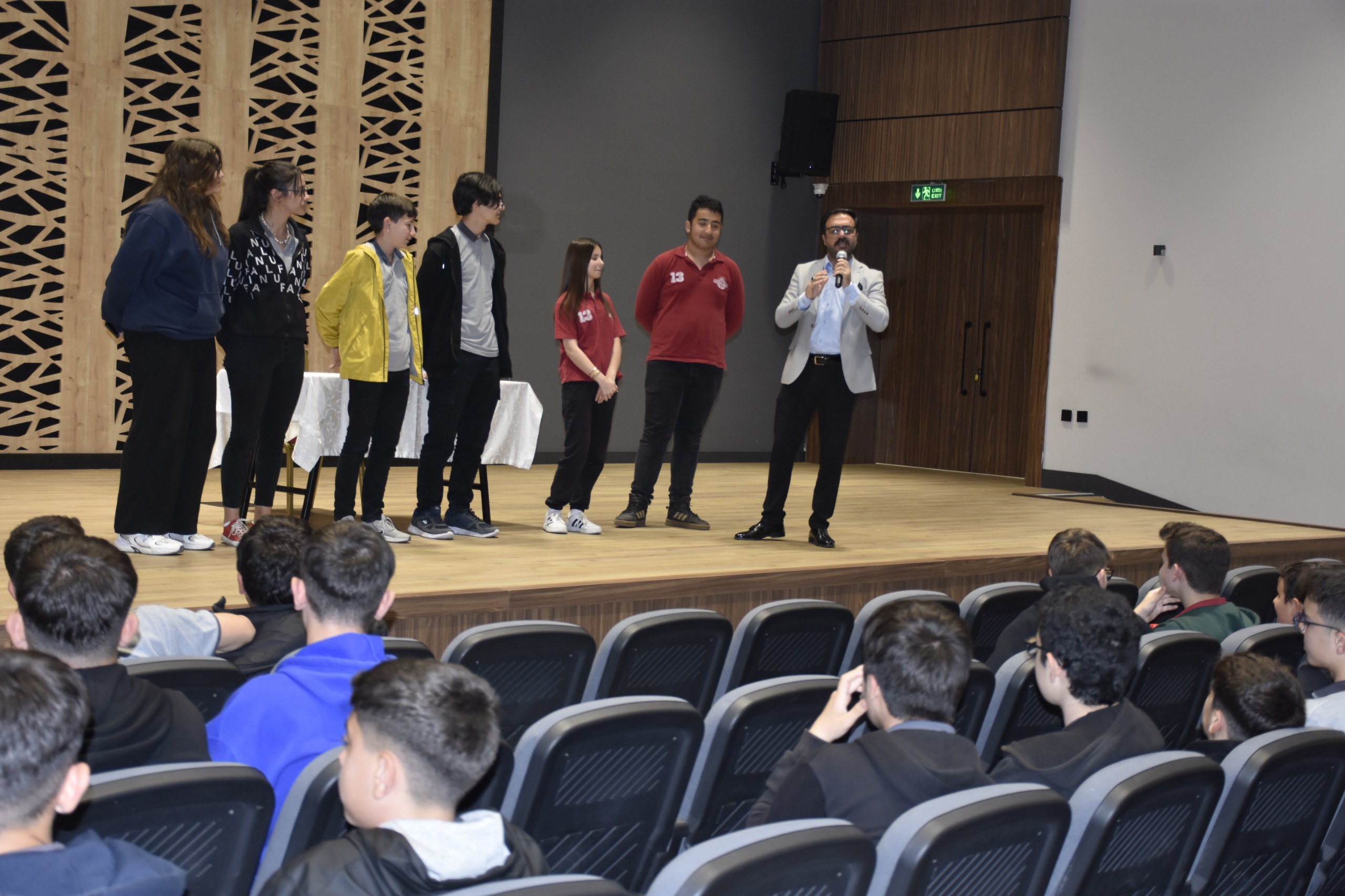 Karacabeyli öğrencilere ilham veren söyleşi