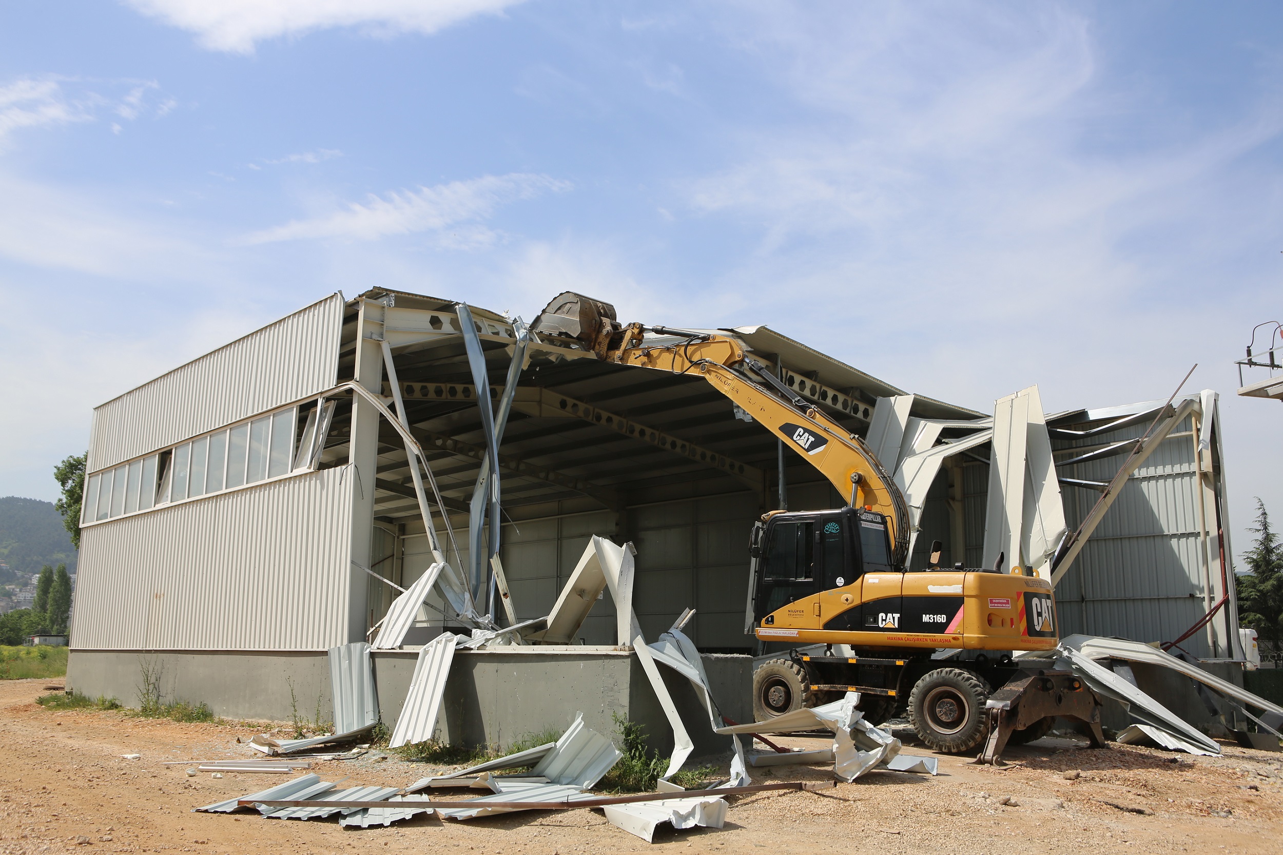 Yaylacık Mahallesi’nde kaçak yapılar yıkıldı