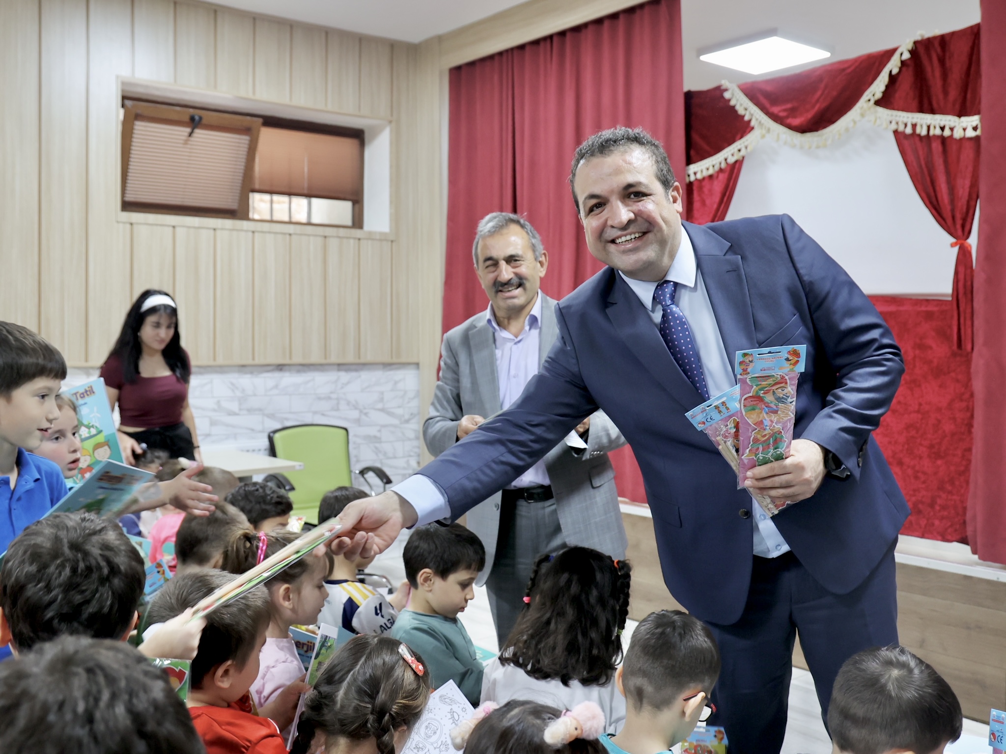 Karagöz Gölge Oyunu ile Çocuklara Enerji Tasarrufu Dersi