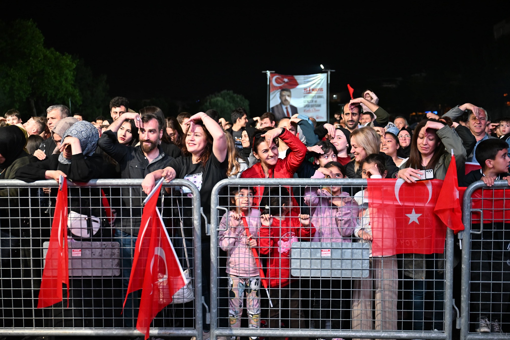 GENÇLER YILDIRIM’DA ‘BAYRAM’ EDİYOR