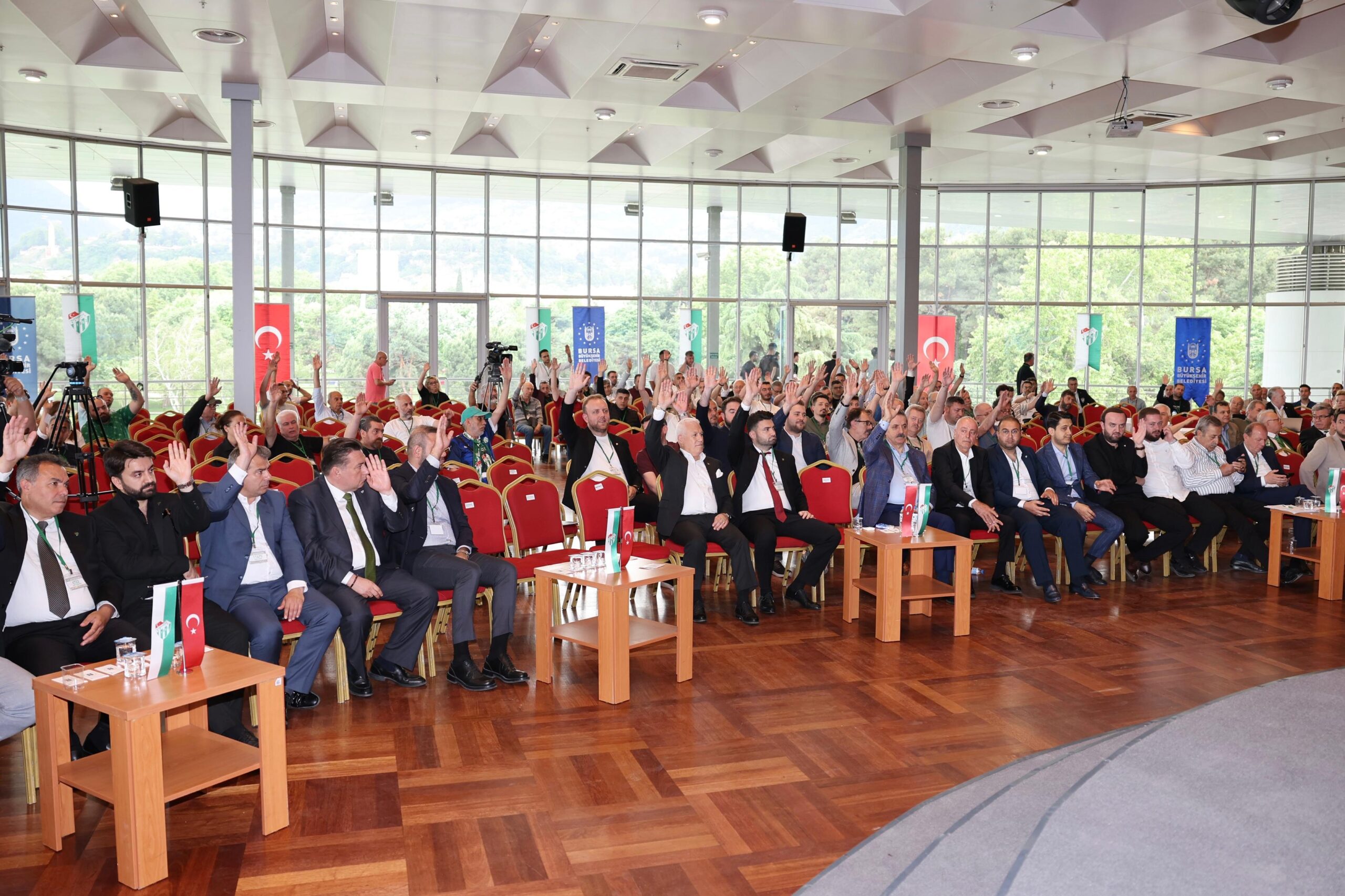 Başkan Bozbey, “Stadın çevresini yaşam alanı haline çevireceğiz”
