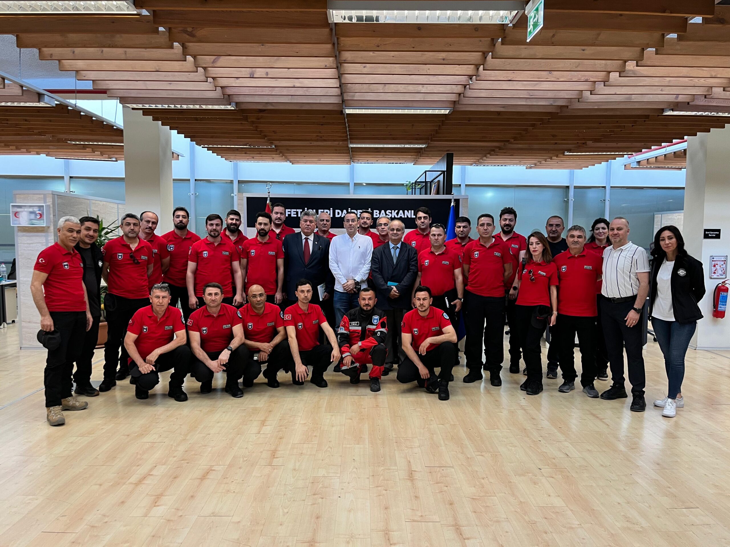 BUSKİ ve BURULAŞ arama kurtarma ekipleriyle AKOM’da istişare toplantısı