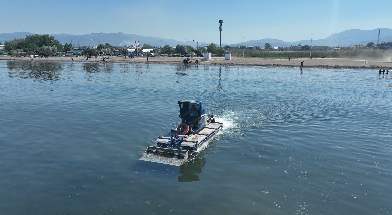 Bursa plajları sezona hazır hale geliyor