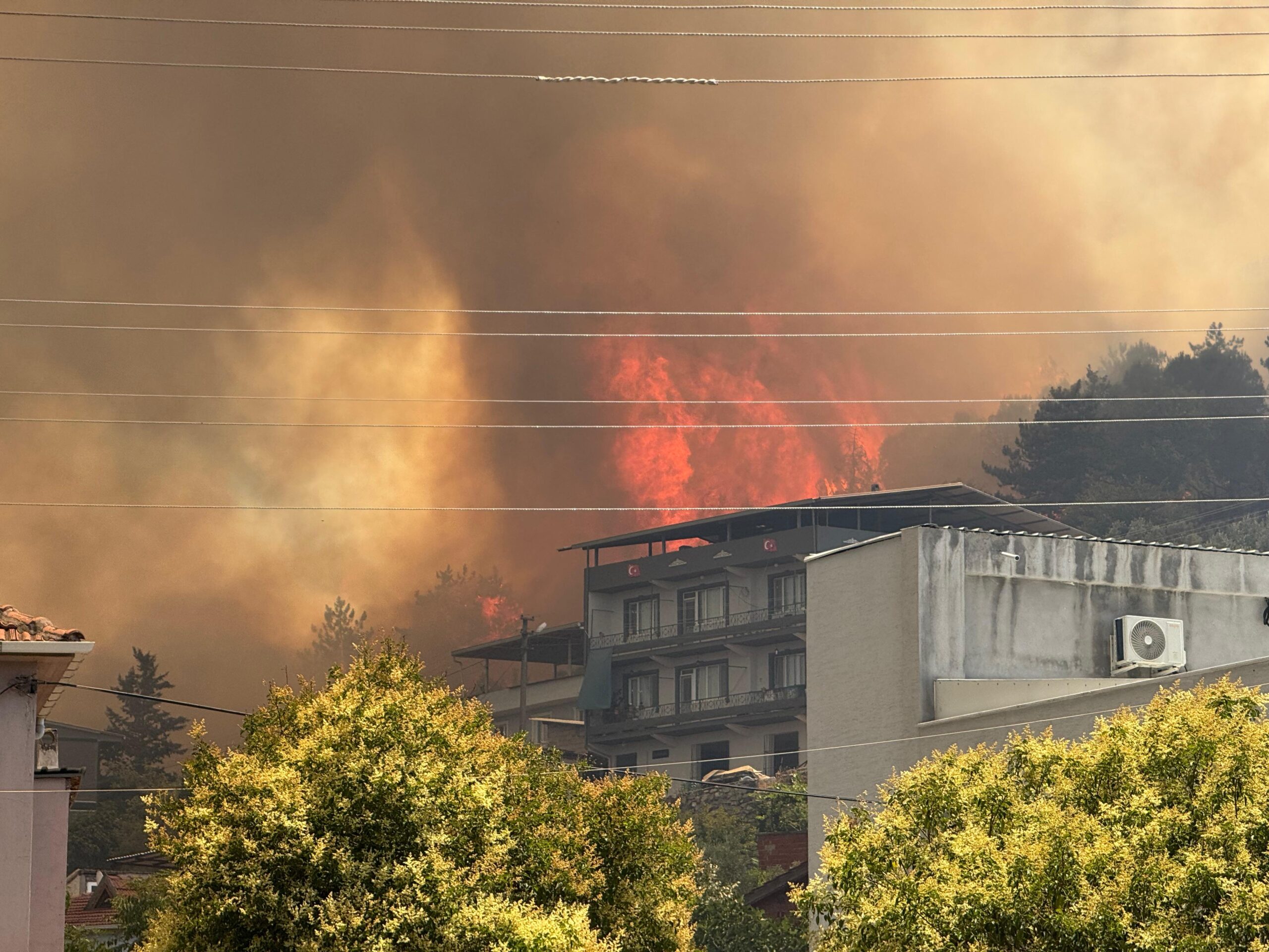 Büyükşehir’den İsmetiye’deki yangına hızlı müdahale