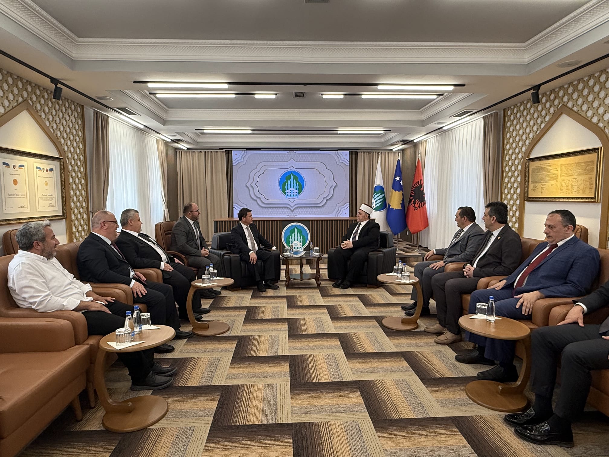 Başkan Aydın’dan Kosova’da ziyaretler