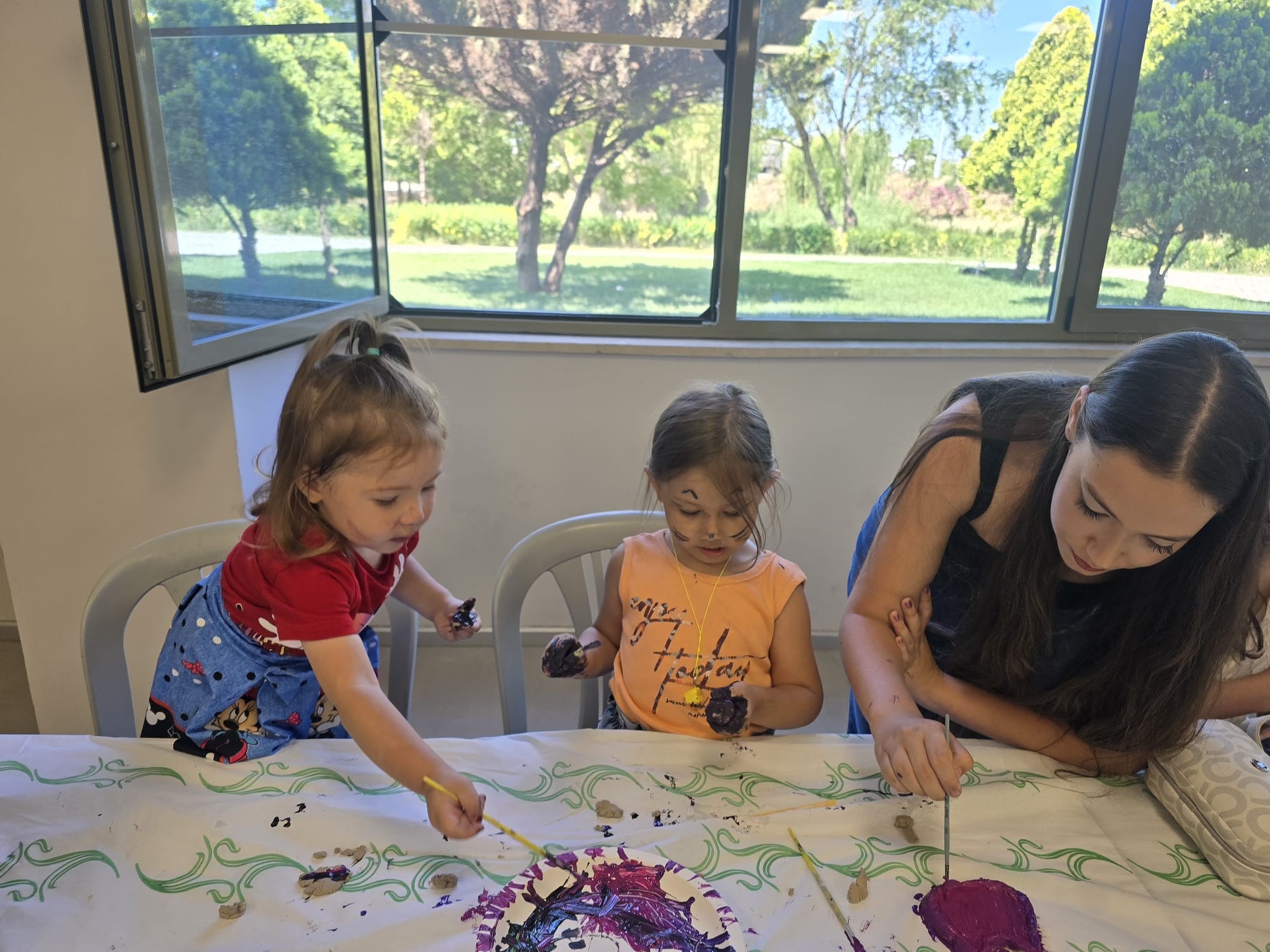 Anne-Çocuk Kil Atölyesi ile yaratıcılık dolu bir gün