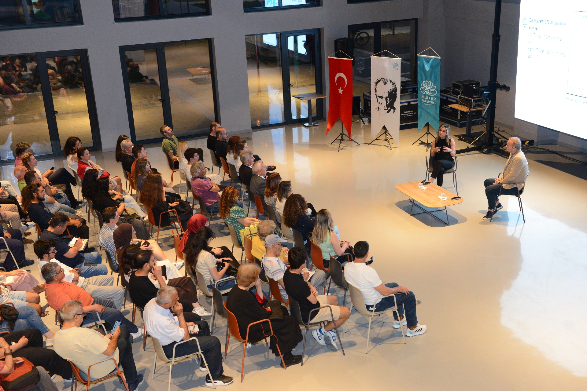 Yeni dünya düzeni söyleşide ele alındı