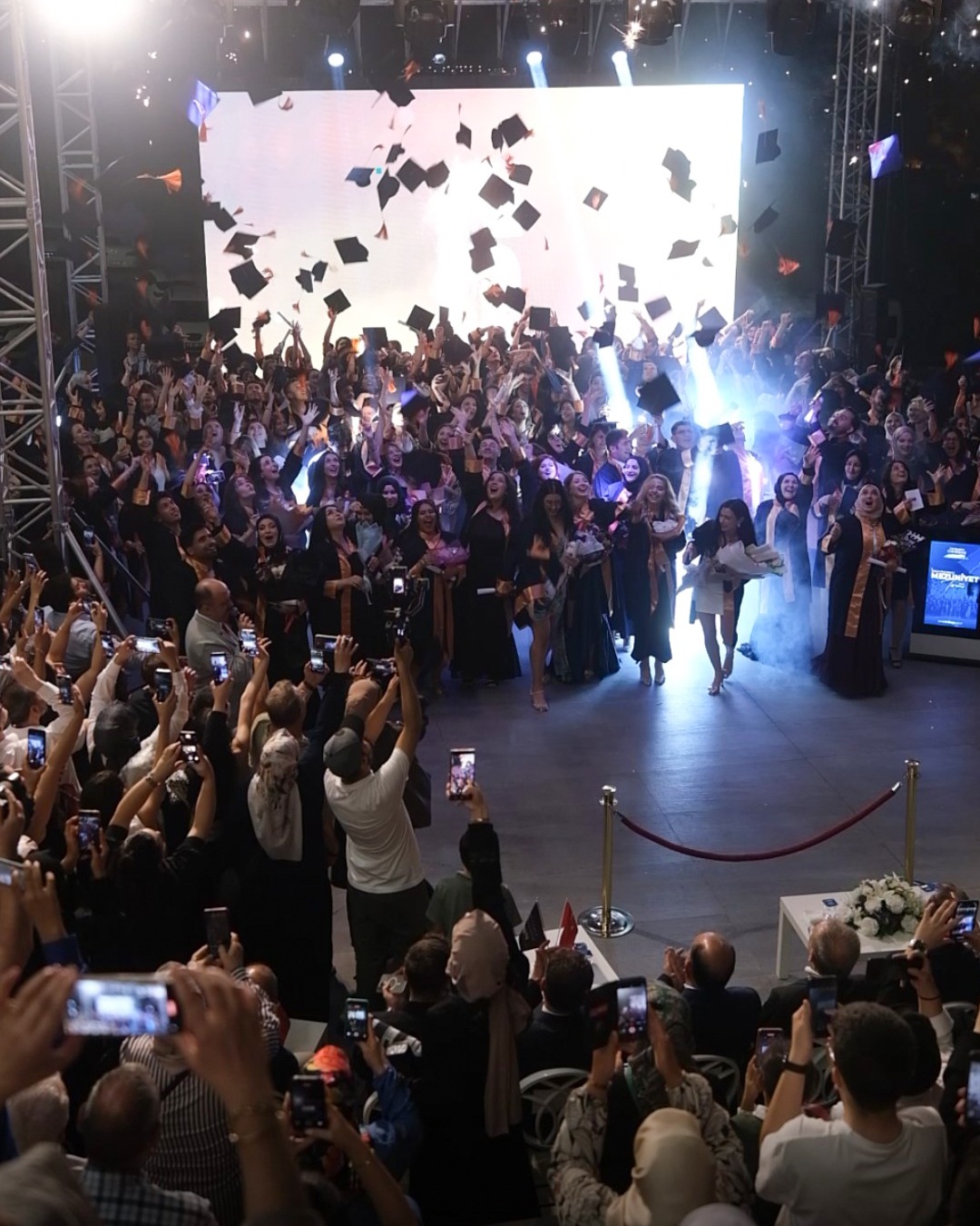 Mudanya Üniversitesinde mezuniyet coşkusu