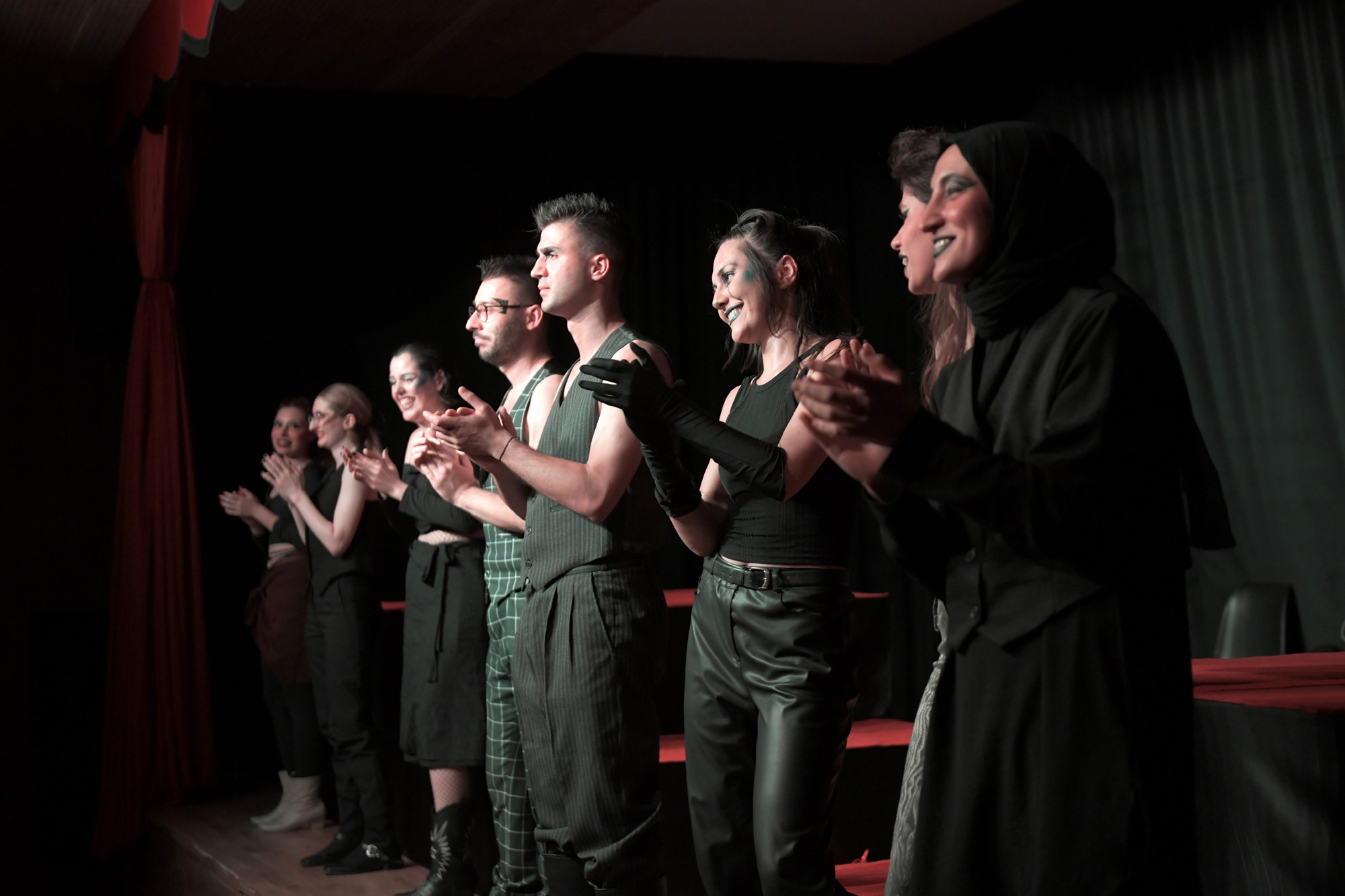 ‘Tersine Dünya’ Osmangazili sanatseverler için sahnelendi