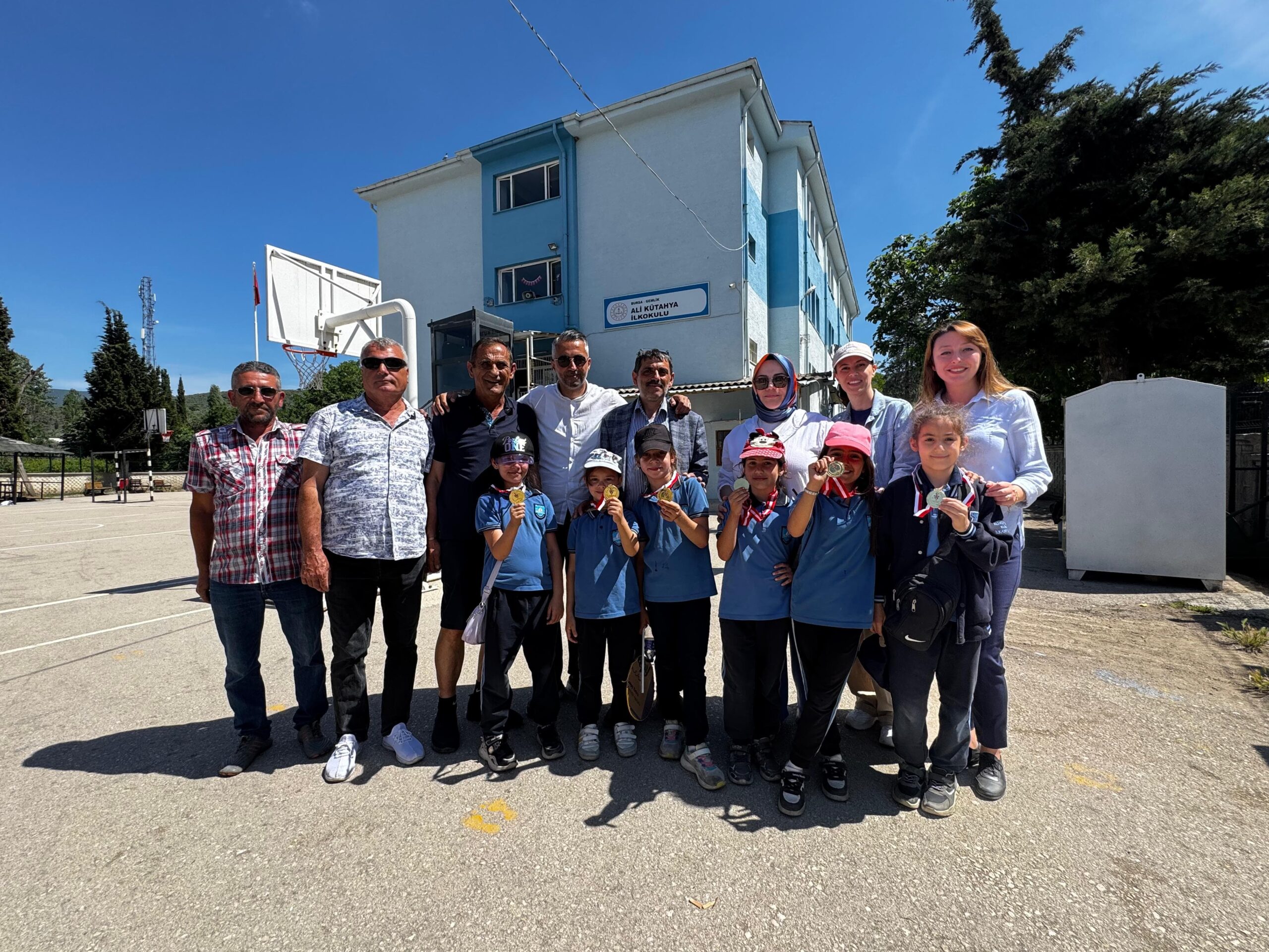 GEMLİK KENT KONSEYİ VE ALİ KÜTAHYA İLKÖĞRETİM OKULU’NDAN ANLAMLI ÇEVRE ETKİNLİĞİ