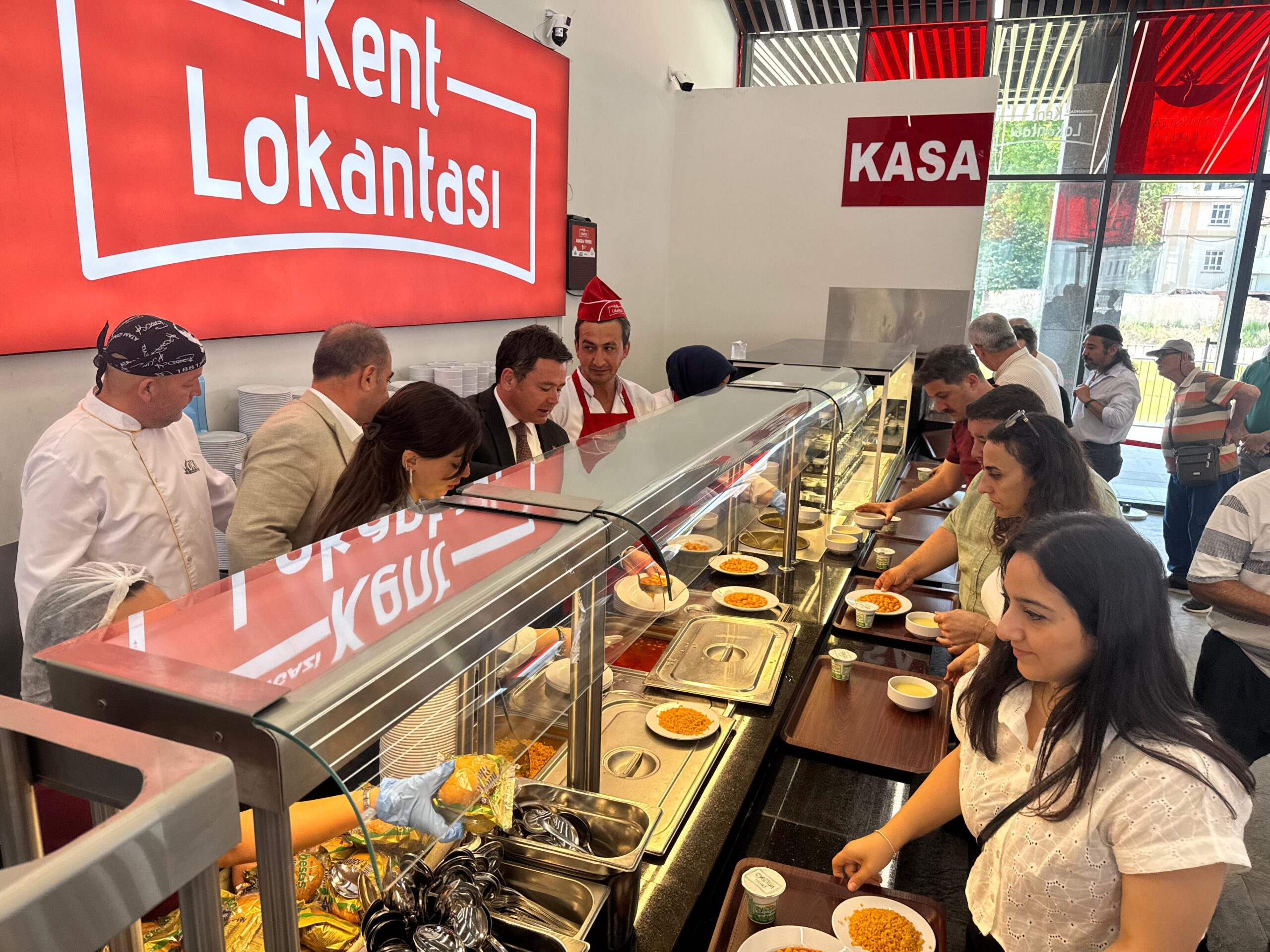 Osmangazi Belediyesi’nden Ferdi Zeyrek anısına yemek ikramı