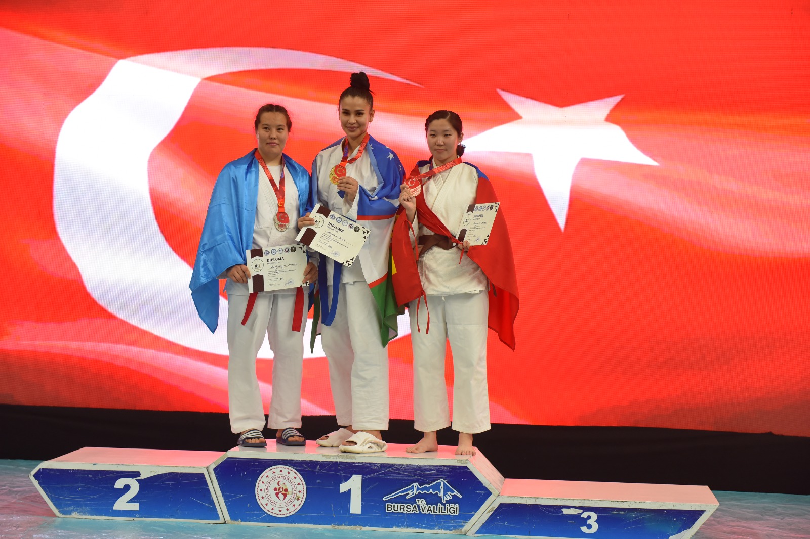 27 ÜLKE YILDIRIM’DA BULUŞTU