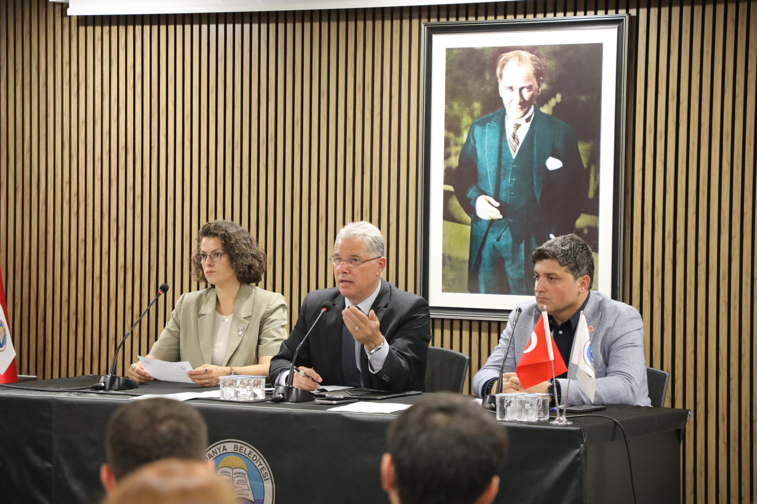 MUDANYA’DA BELEDİYE MECLİSİ’NE TATİL YOK!