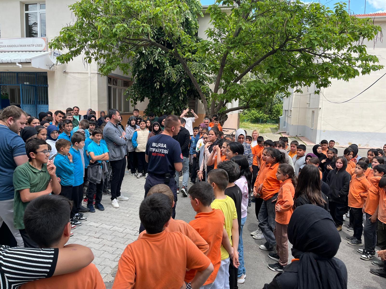 Bursa İtfaiyesi’nden 183 bin öğrenciye yangın güvenliği eğitimi