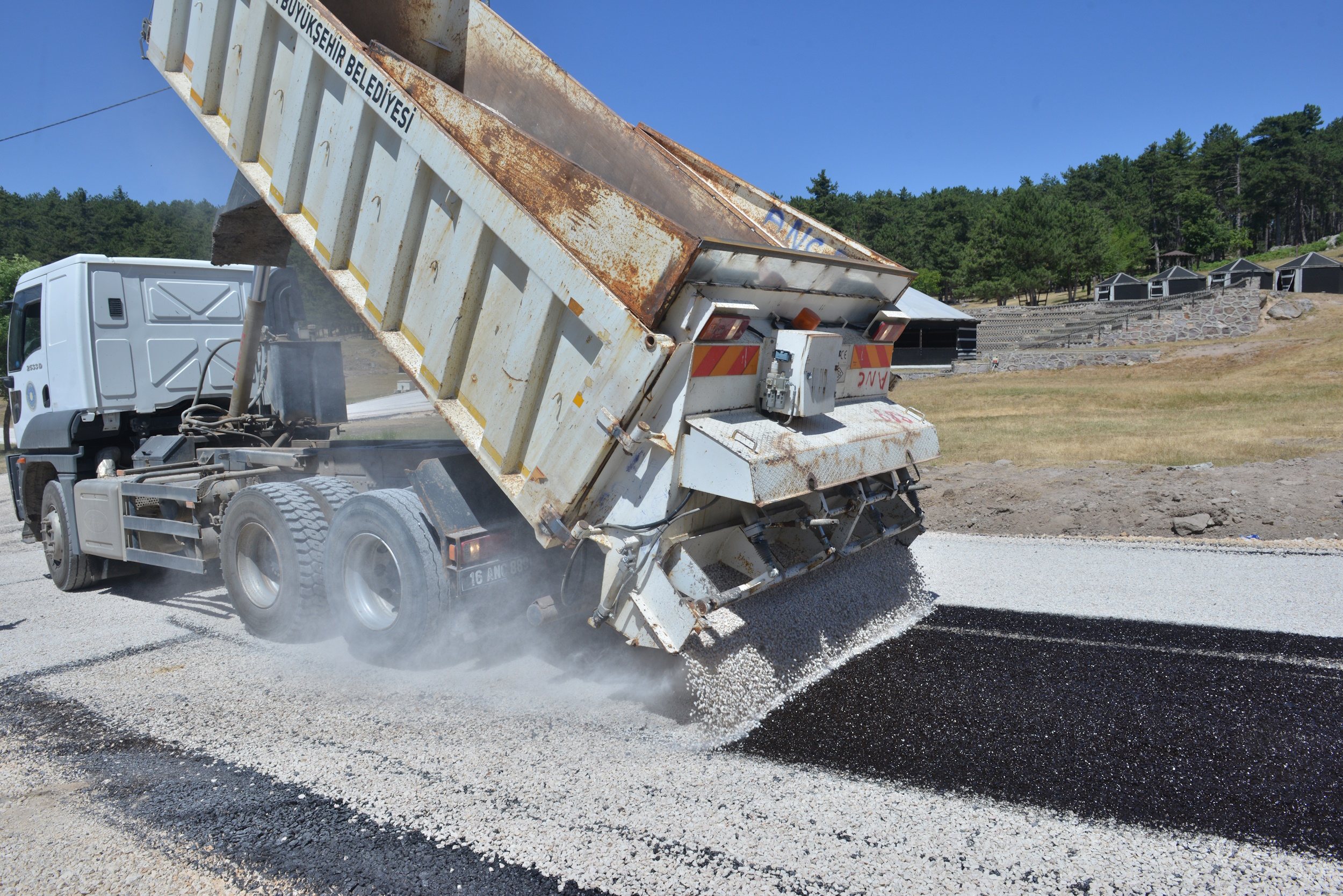 Büyükşehir’le yollara kalite, ulaşıma konfor geliyor