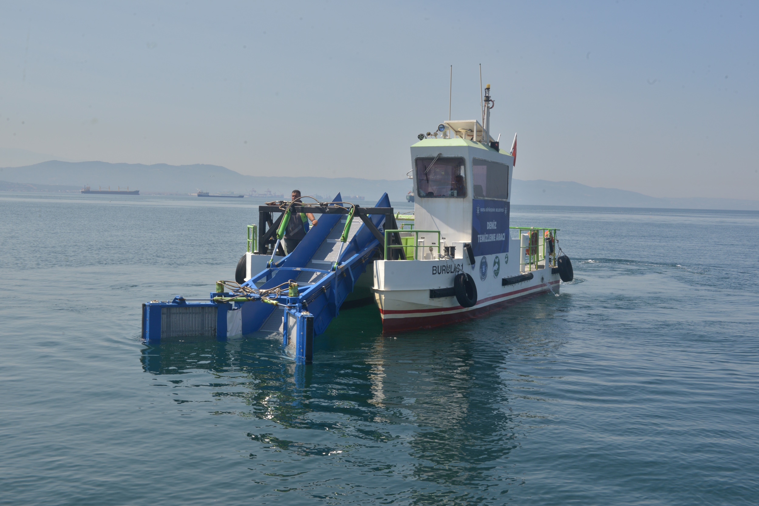 Büyükşehir’den deniz temizliği