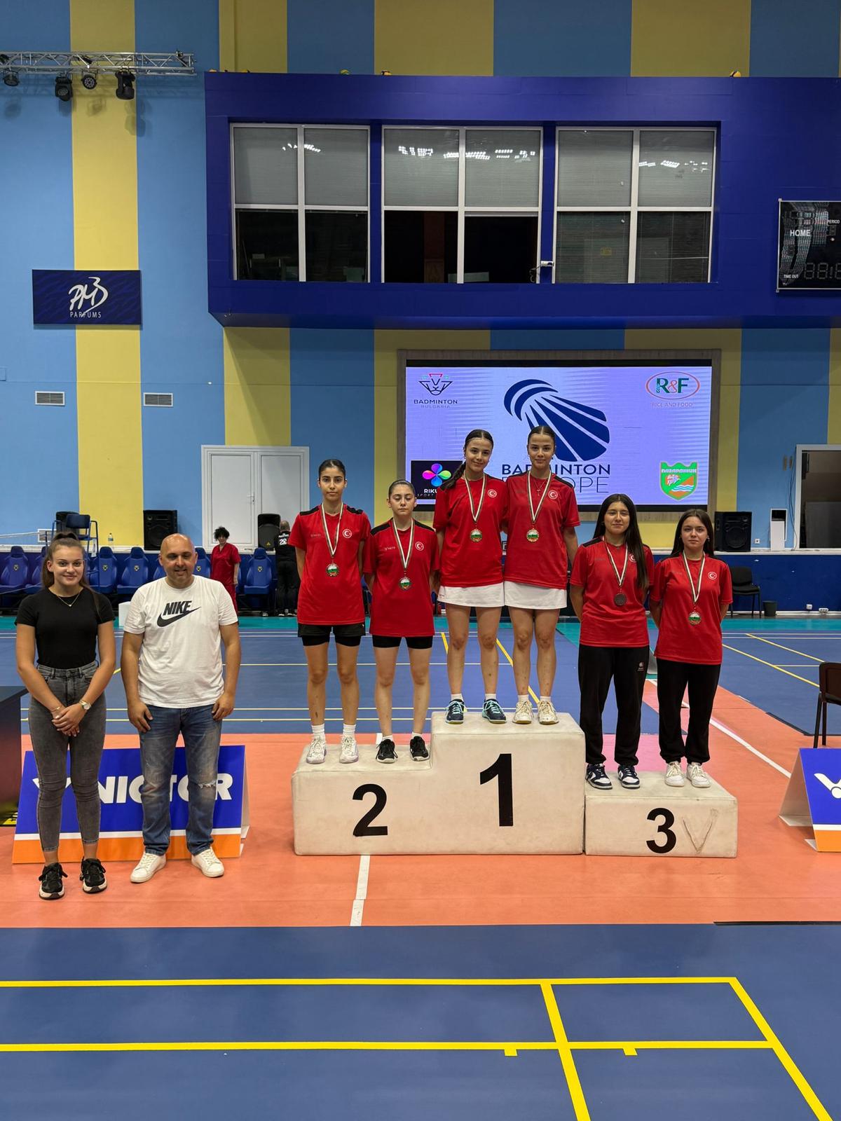 Osmangazili badmintonculardan gururlandıran başarı