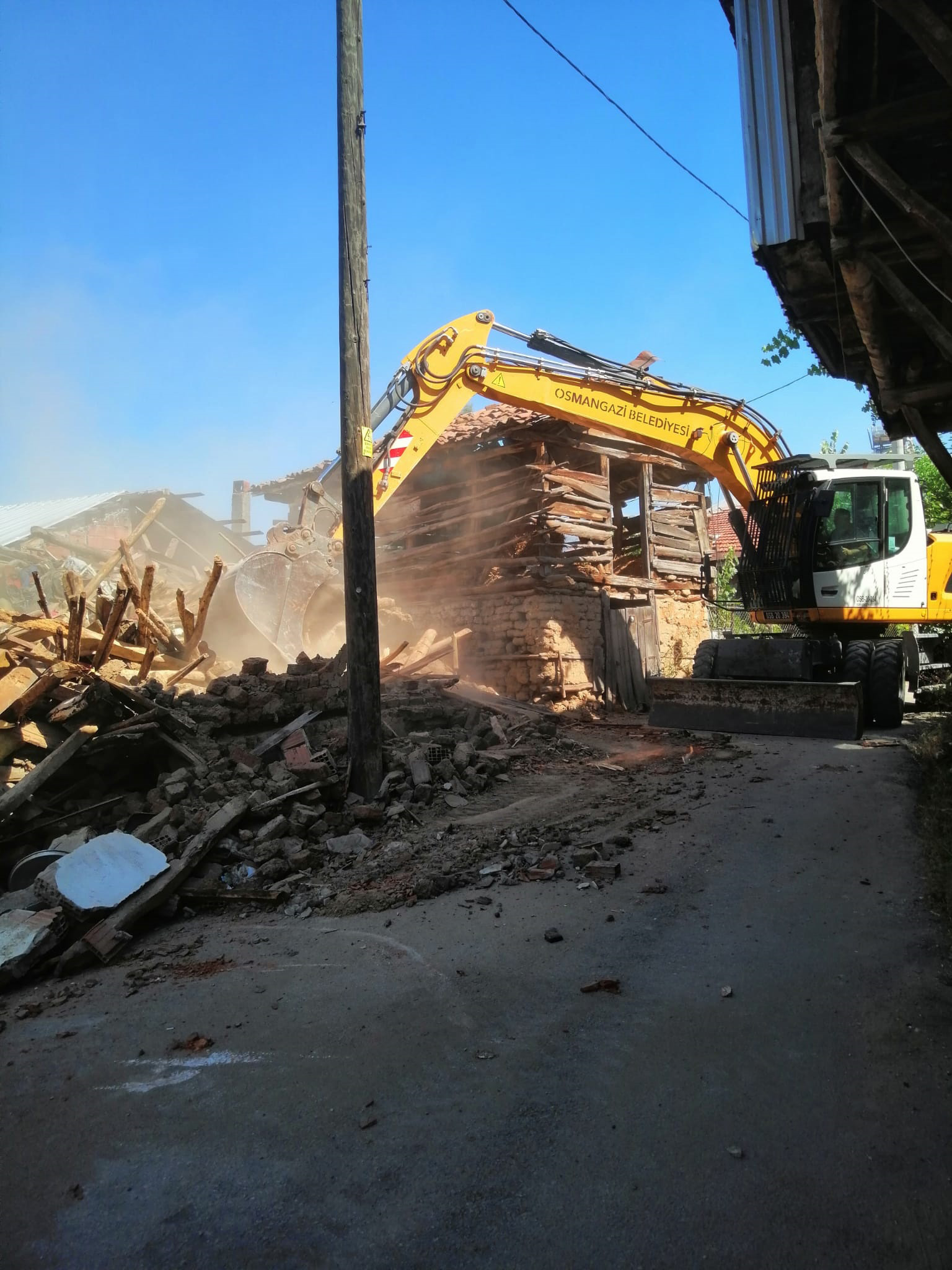 Daha güvenli bir Osmangazi için metruk binalar yıkılıyor