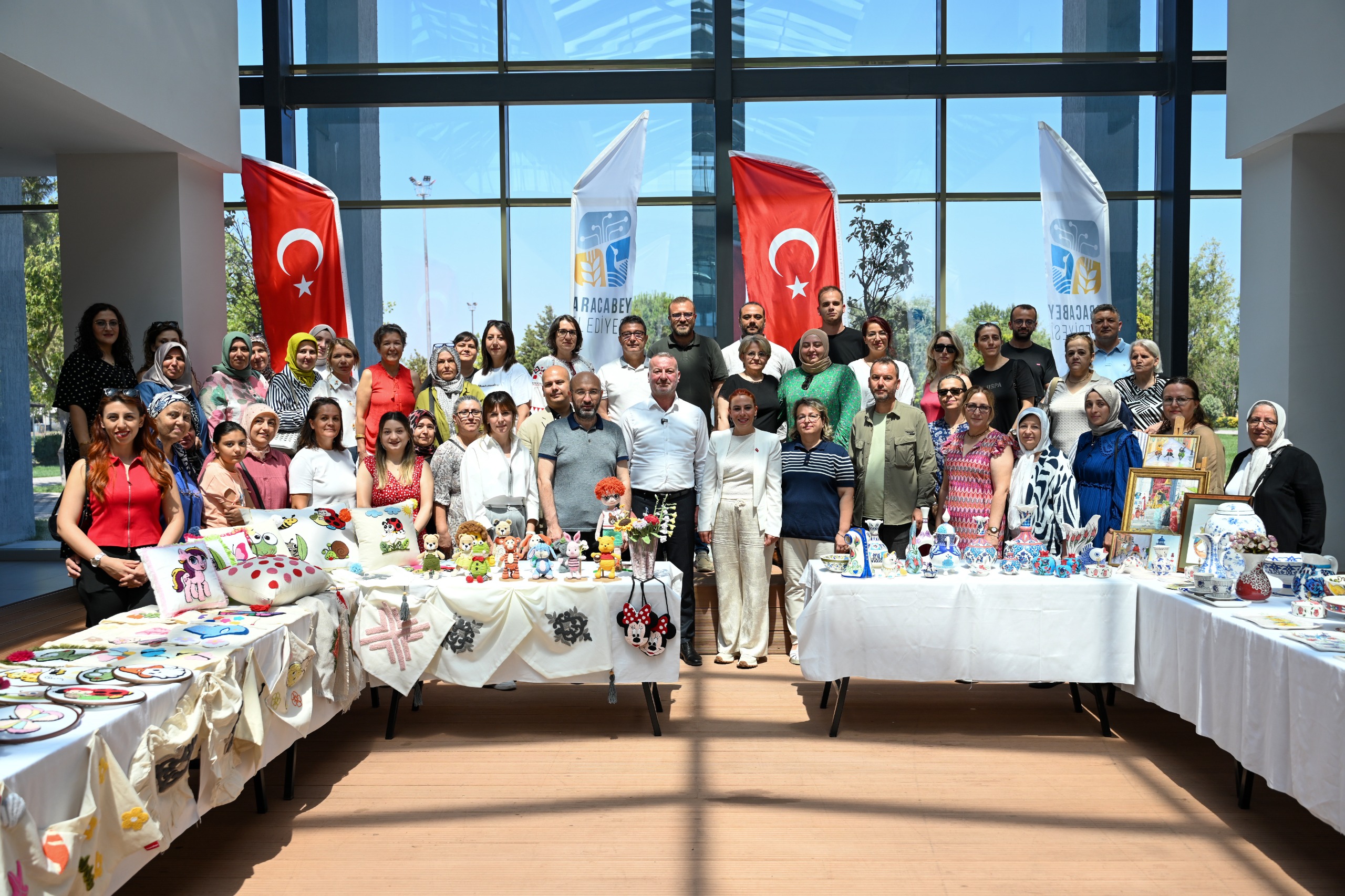 Karacabey’de el emeği sergisi göz kamaştırdı