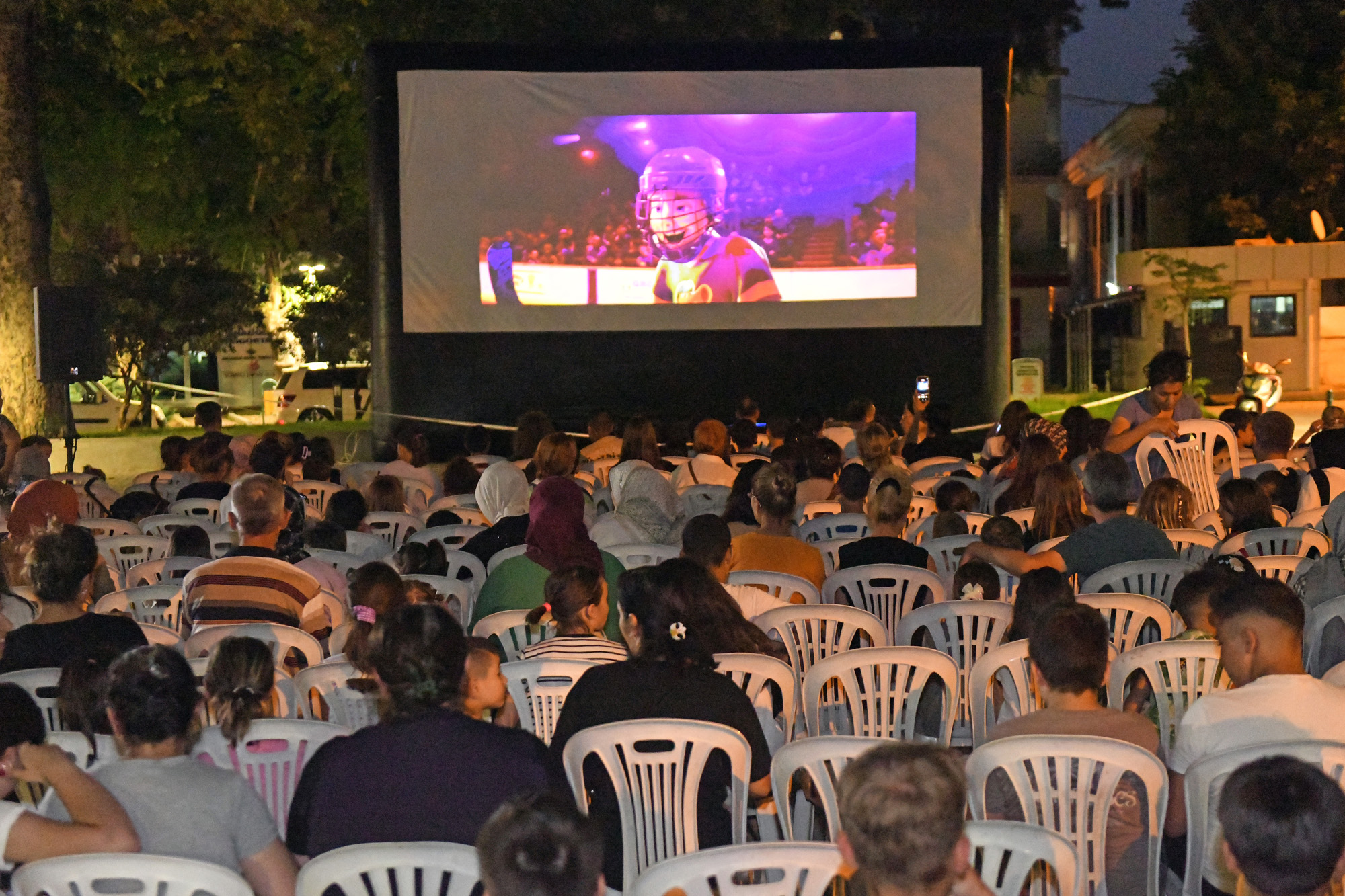 Osmangazi Belediyesi’nin sinema gecelerine yoğun ilgi