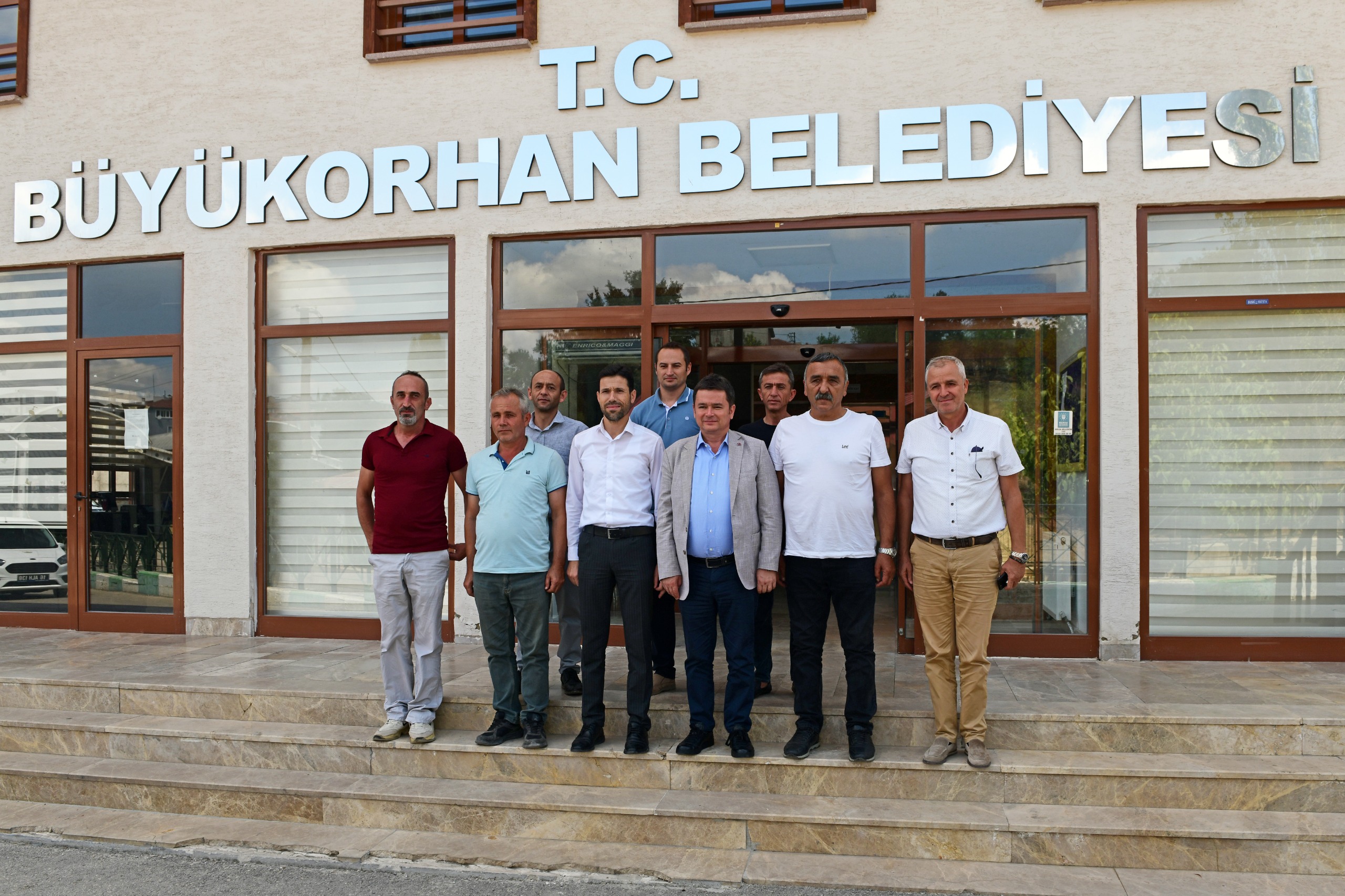 Başkan Erkan Aydın dağ yöresine çıkartma yaptı