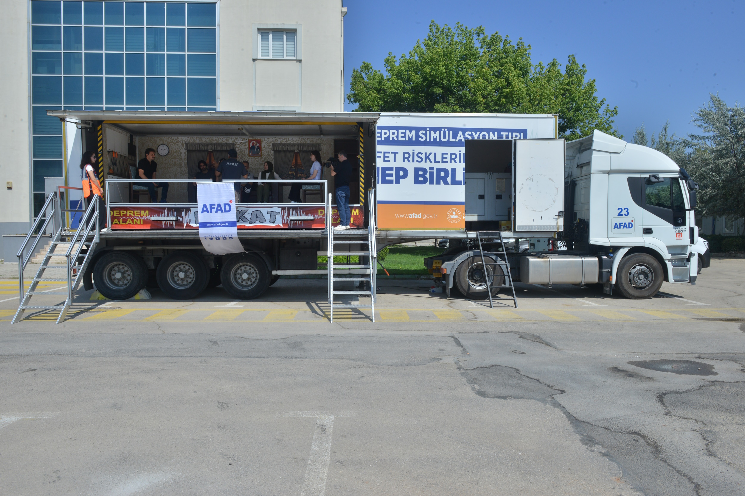 BUSKİ çalışanlarına deprem eğitimi