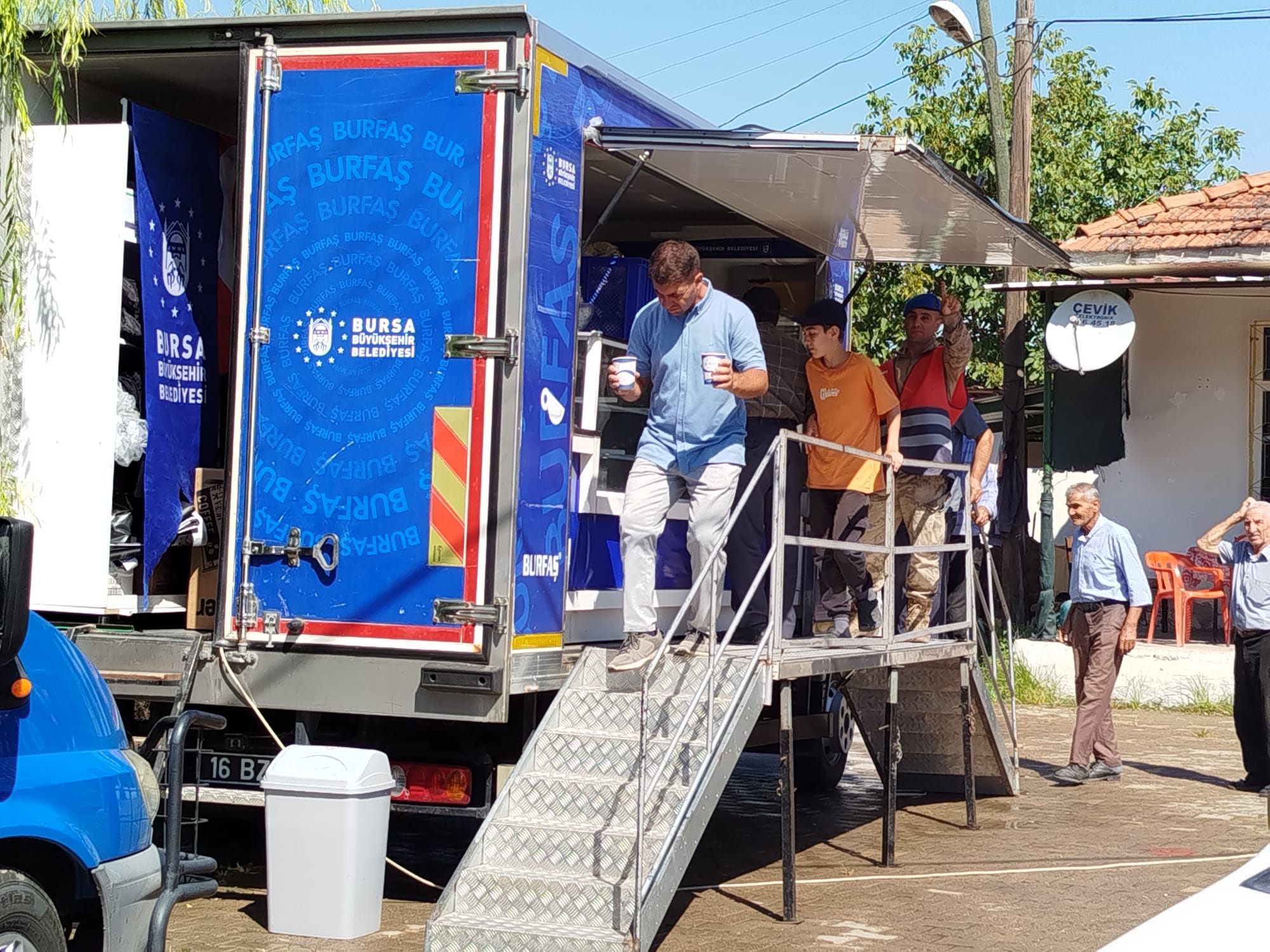 Balıkesir'de depremin yaralarını birlikte sardık