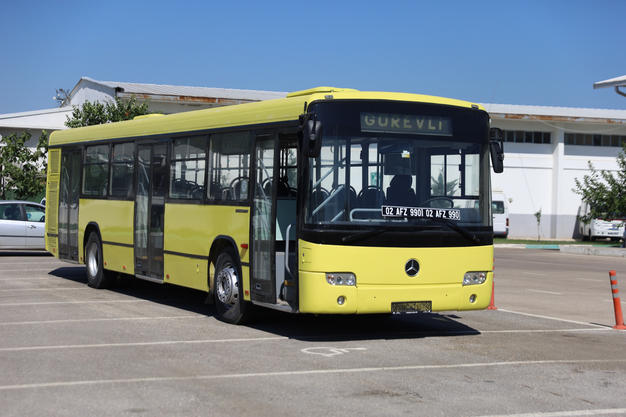 Adıyaman Belediyesi'ne hibe edilen otobüs yola çıktı