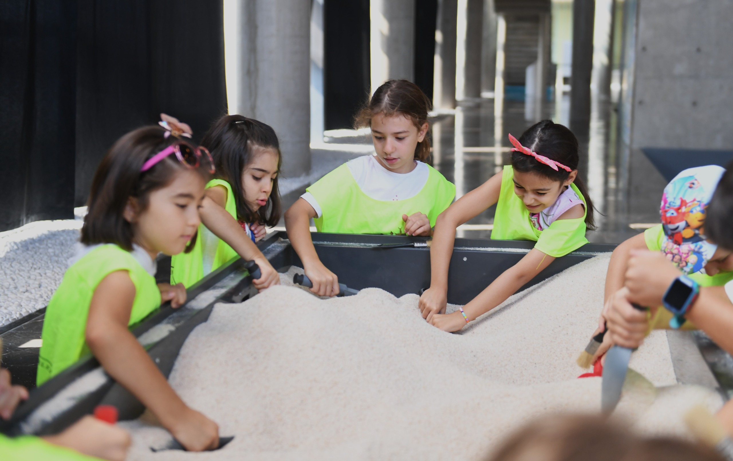 Minik arkeologlar Bursa'nın tarihi mekanlarını gezdi