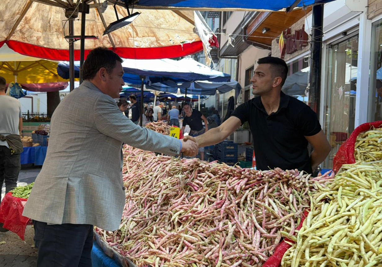 Başkan Aydın, Muradiye Pazarı’nda esnaf ve vatandaşla buluştu