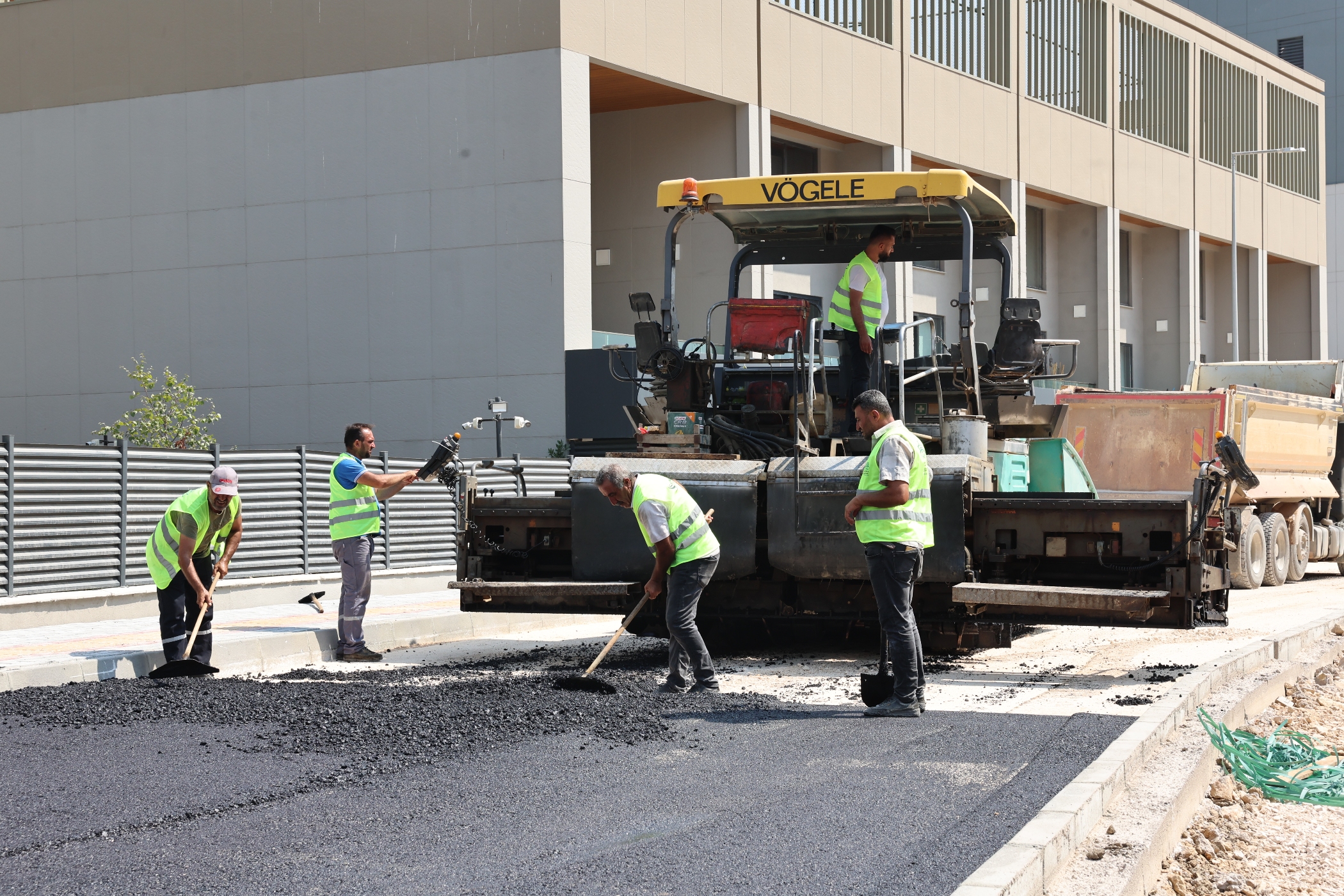 Balkan Mahallesi’nde yollar asfaltlanıyor