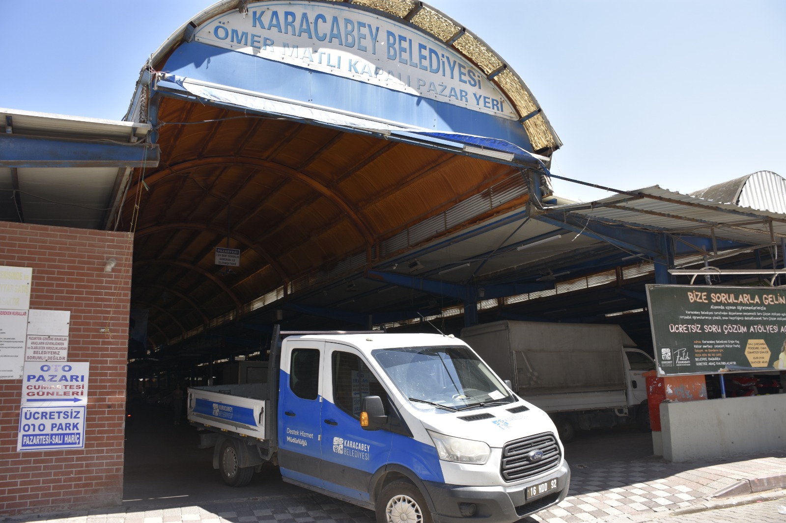 Karacabey Belediyesi’nden kamu kurumlarına çok yönlü hizmet atağı