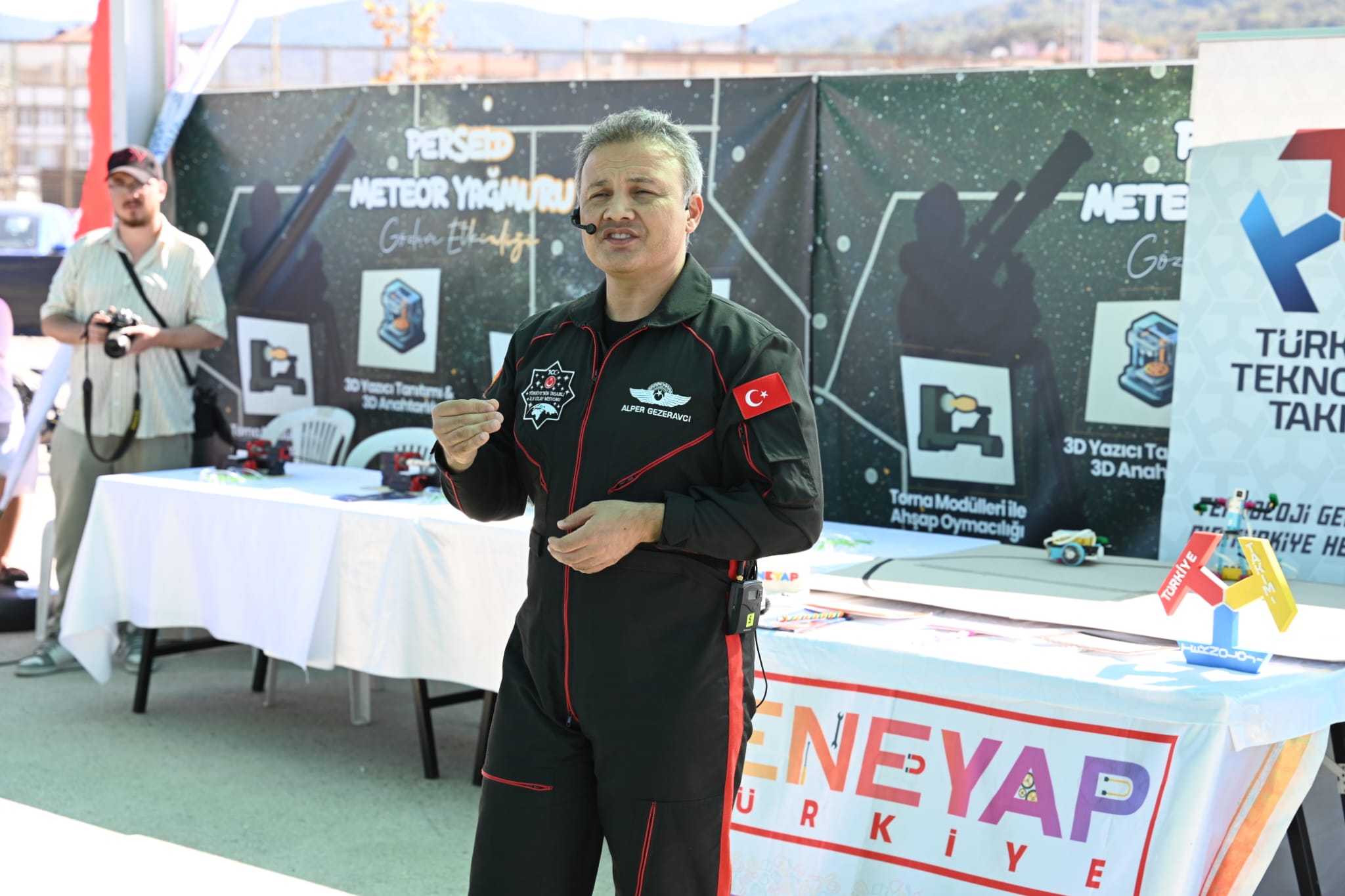 Türkiye’nin ilk astronotu Karacabey’de deneyimlerini paylaştı