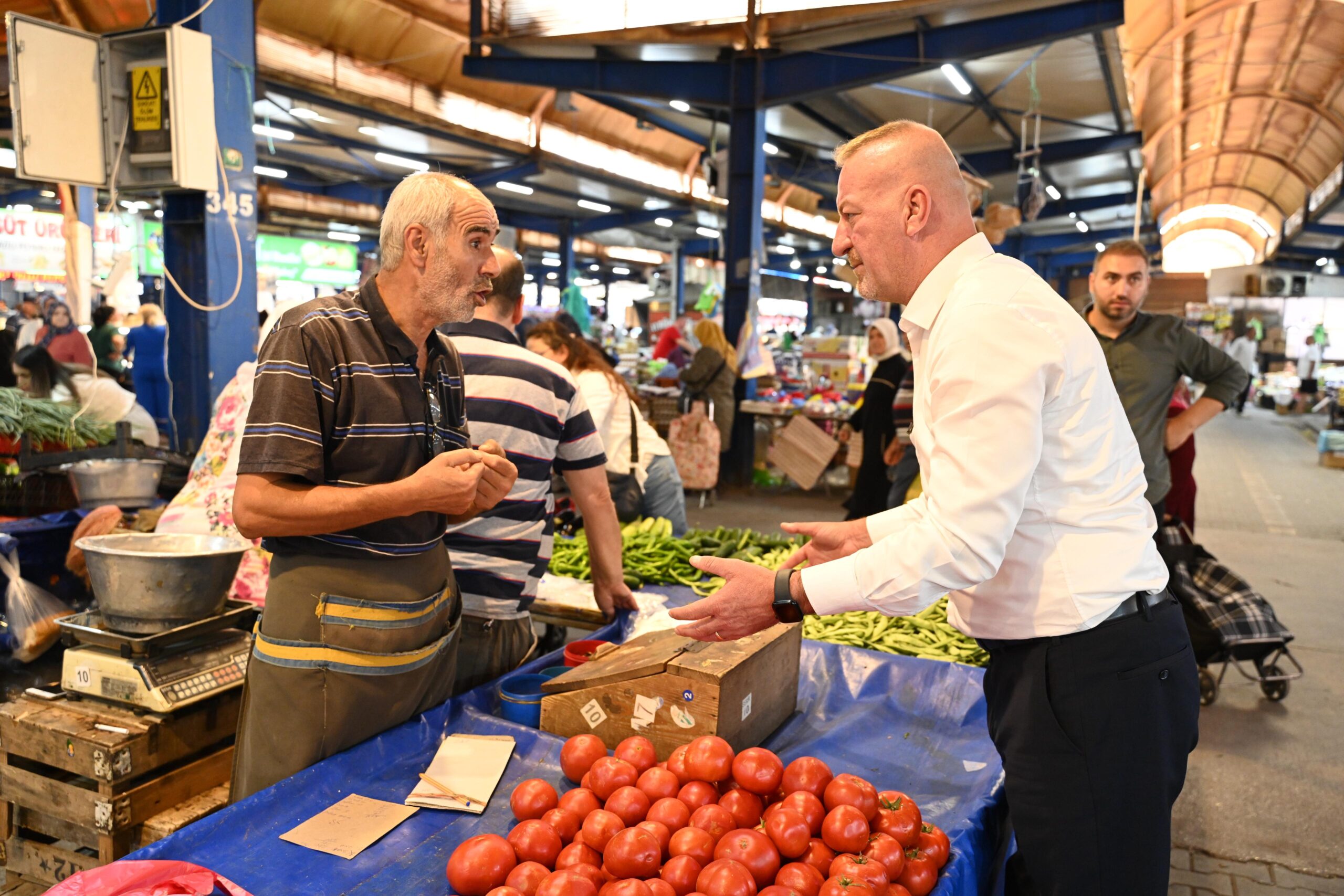 Karabatı’dan pazaryeri çıkarması: “Halkımızın yanındayız”