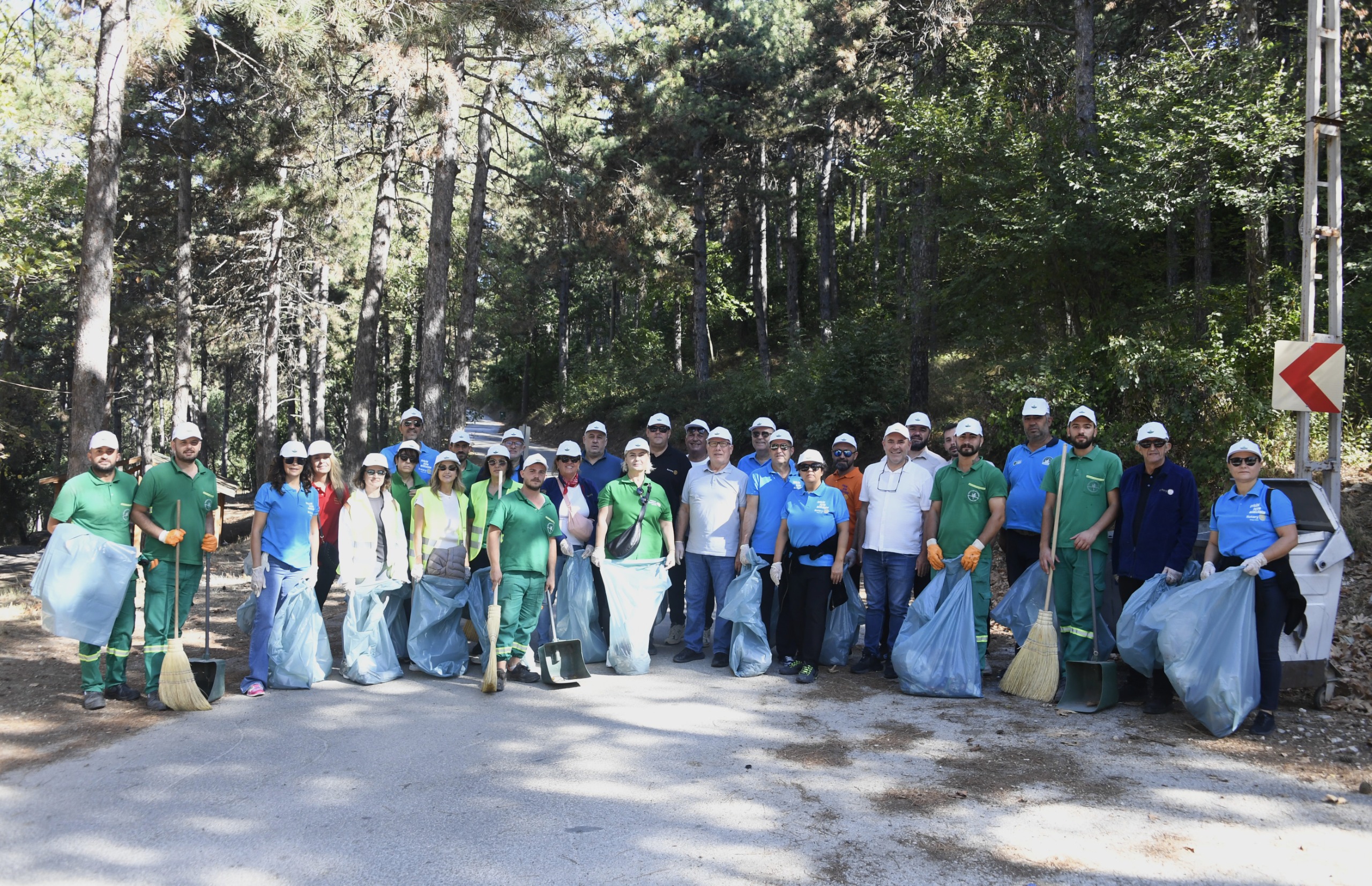 Daha temiz bir çevre için Osmangazi’de çöp toplama etkinliği