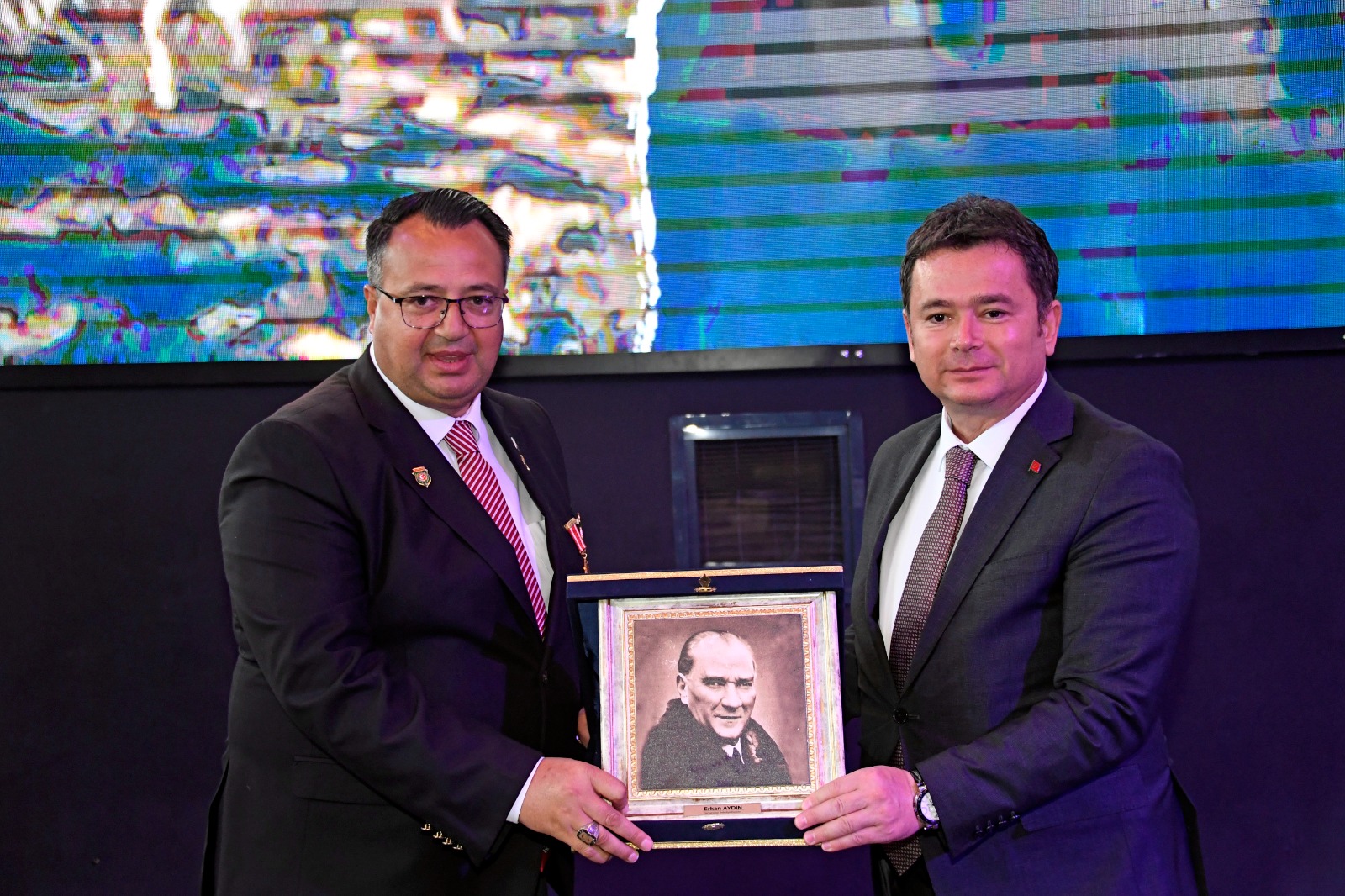 Osmangazi Belediyesi gazileri en özel günlerinde unutmadı