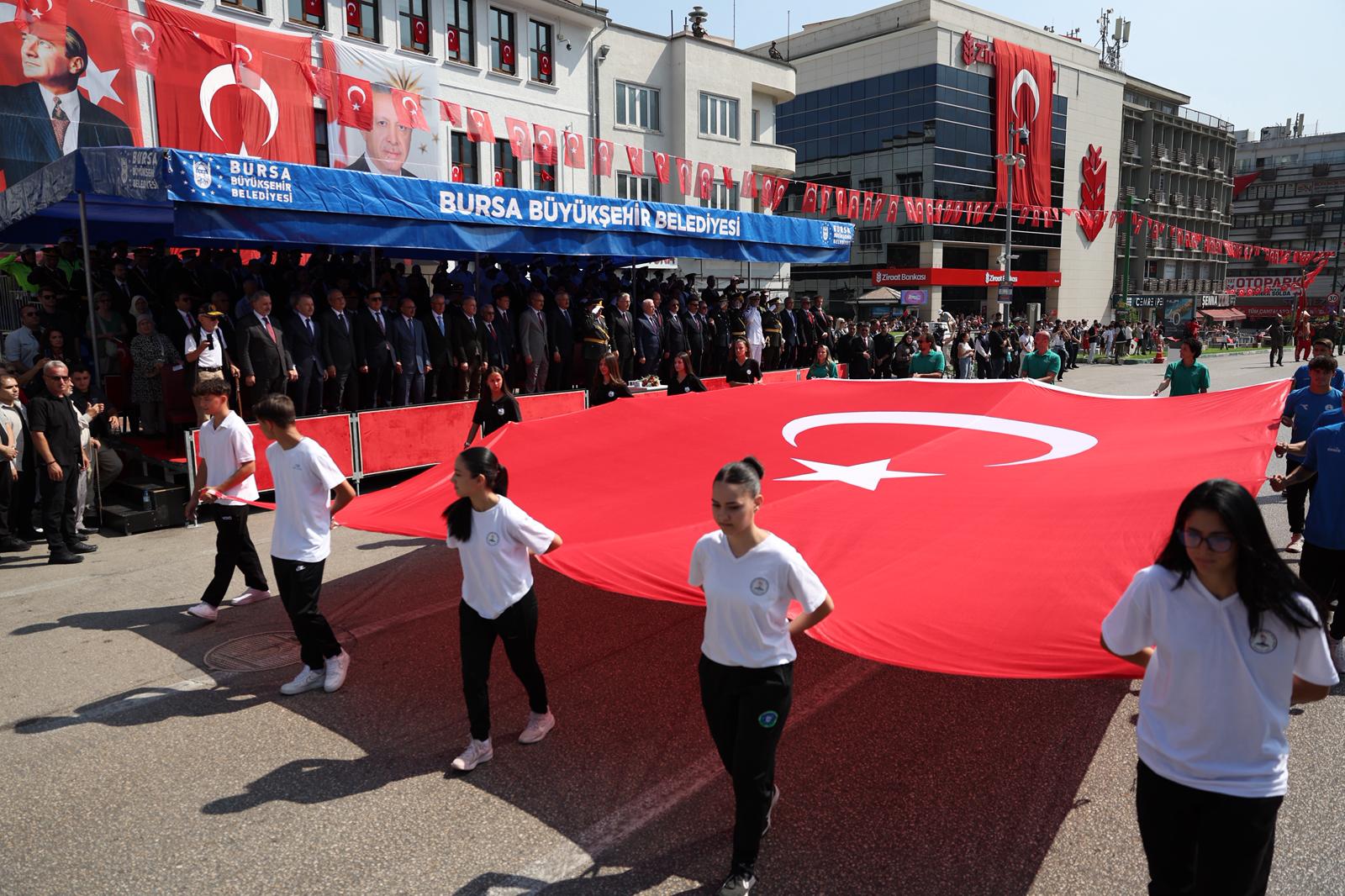 Bursa’da Zafer Bayramı coşkusu