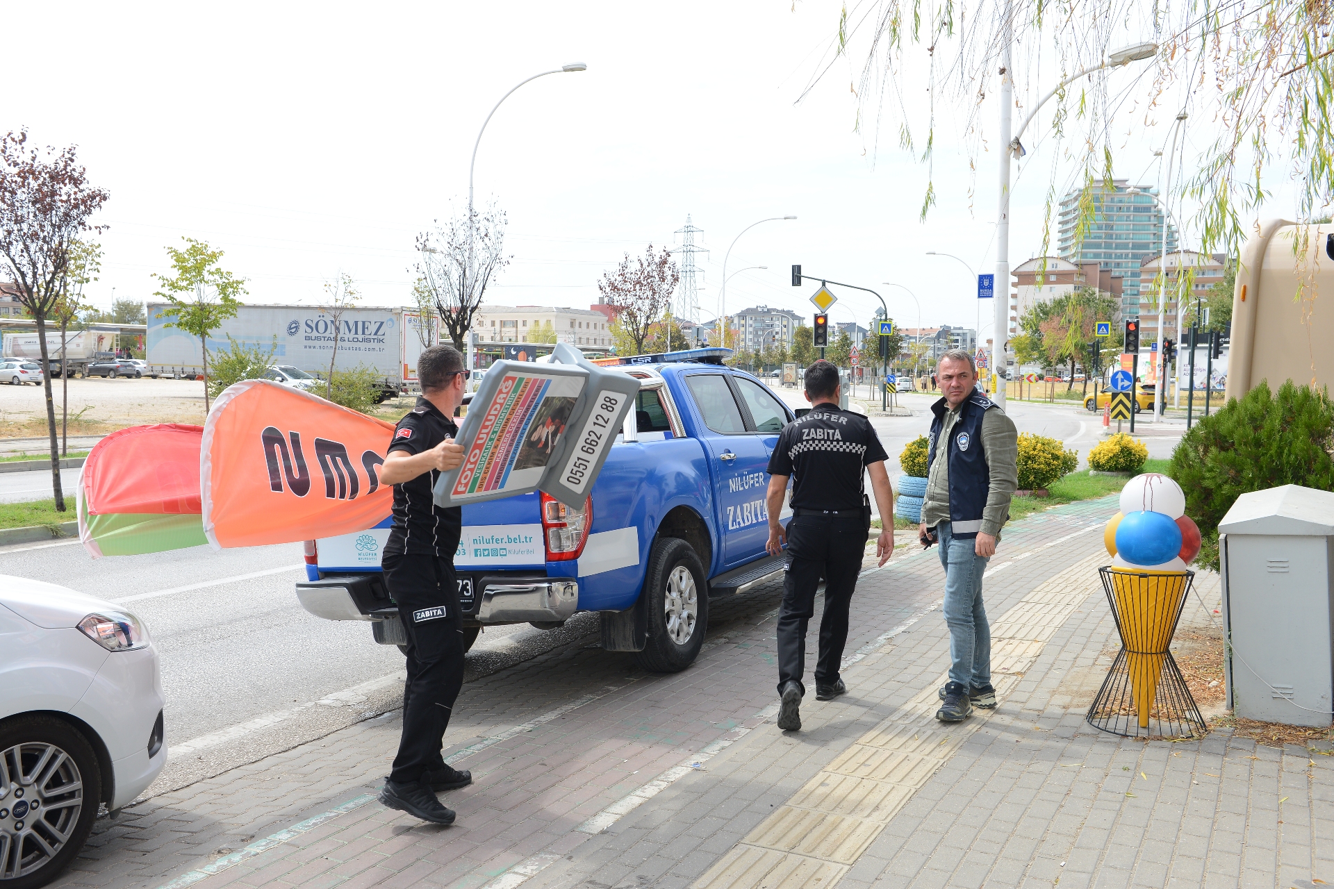Altınşehir ve 23 Nisan’da kaldırım işgallerine karşı kapsamlı denetim