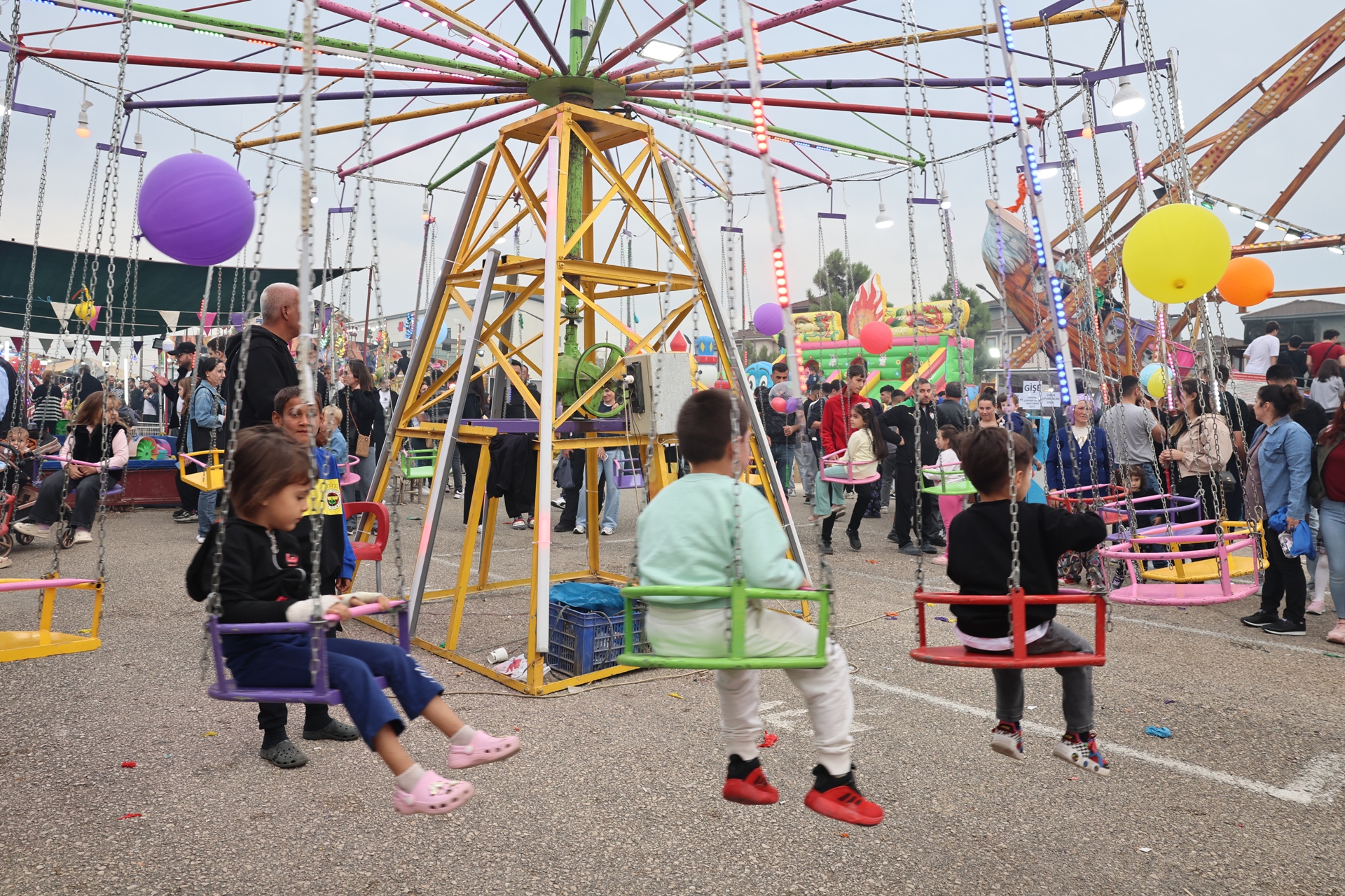 Nilüfer’de Balkan Panayırı ortak şarkıya dönüştü