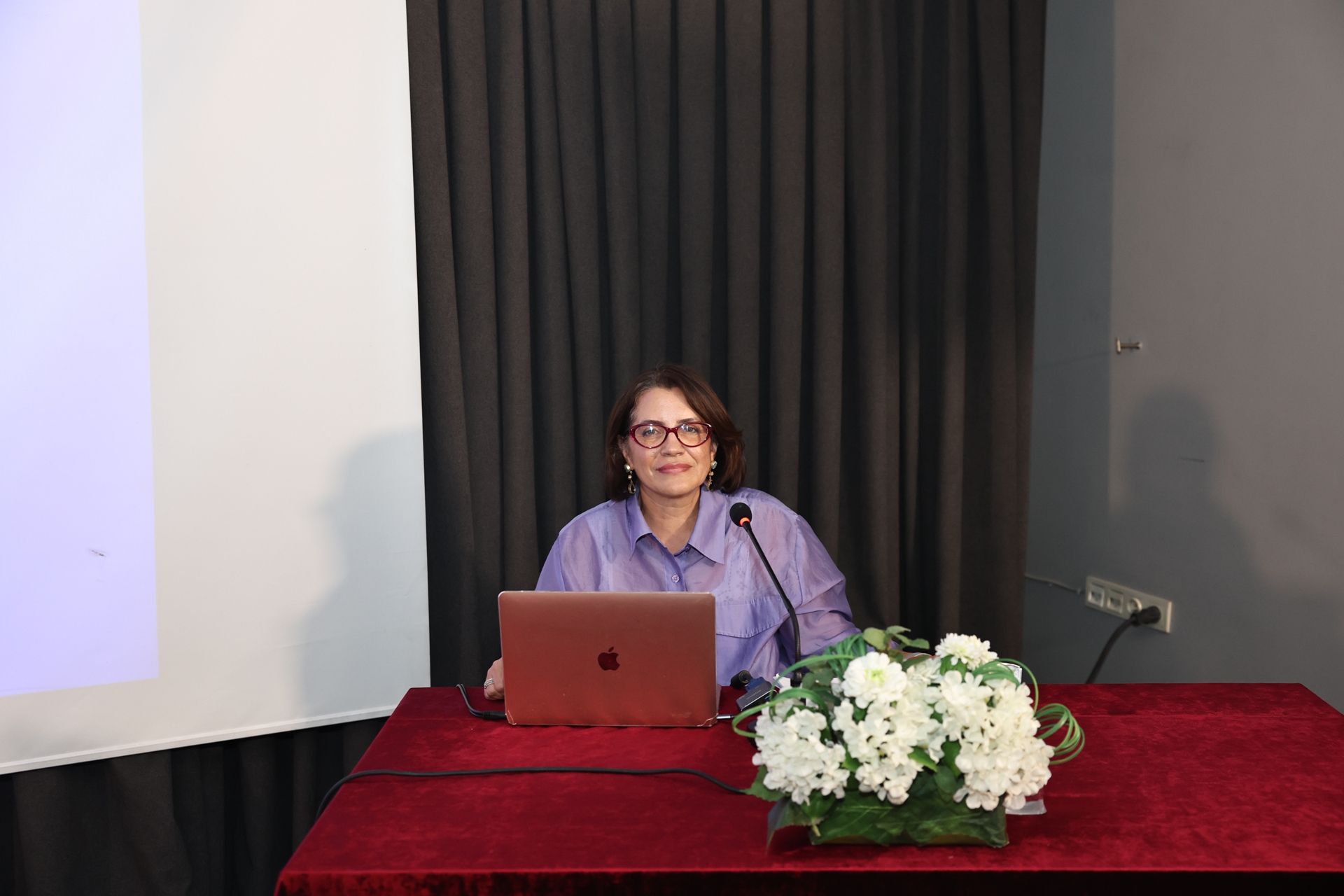 Prof. Dr. Varlı “Müziğin Sessiz Siyaseti”ni anlattı...