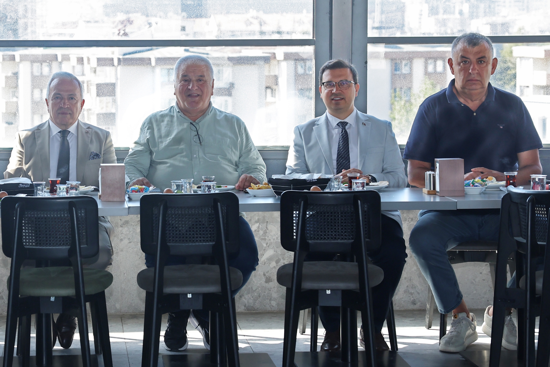 Nilüfer Belediyespor Kulübü Bursa voleyboluna yön verenlerle buluştu