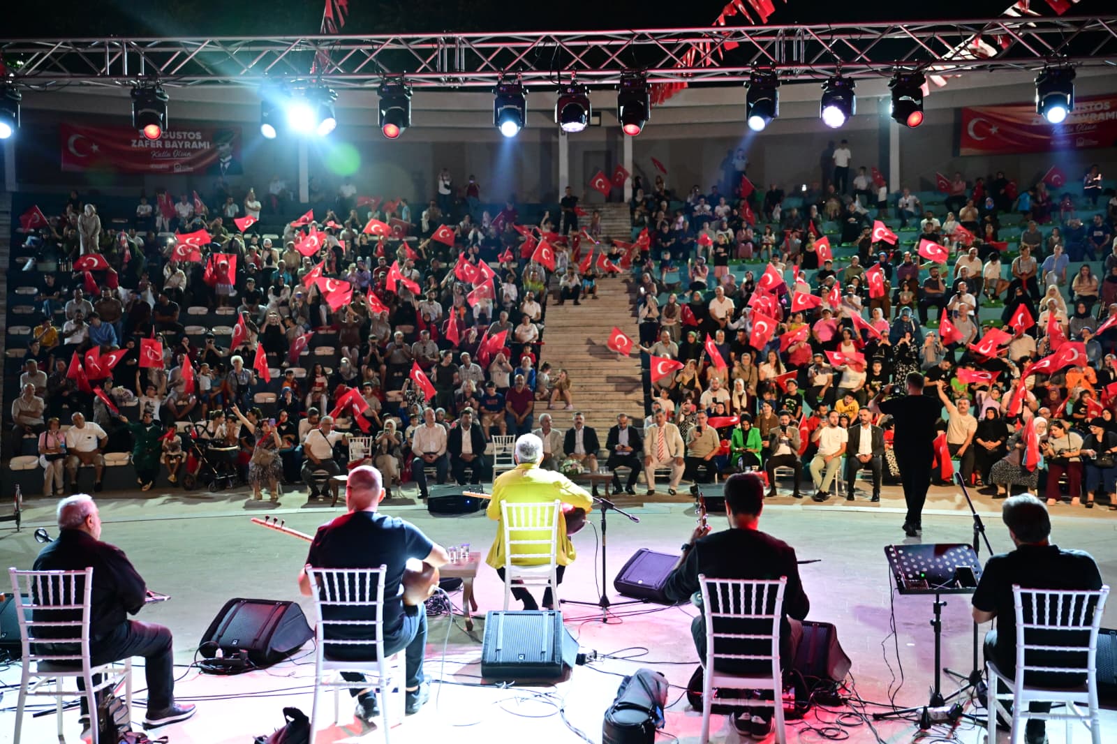 YILDIRIM’DA ‘ZAFER’ COŞKUSU