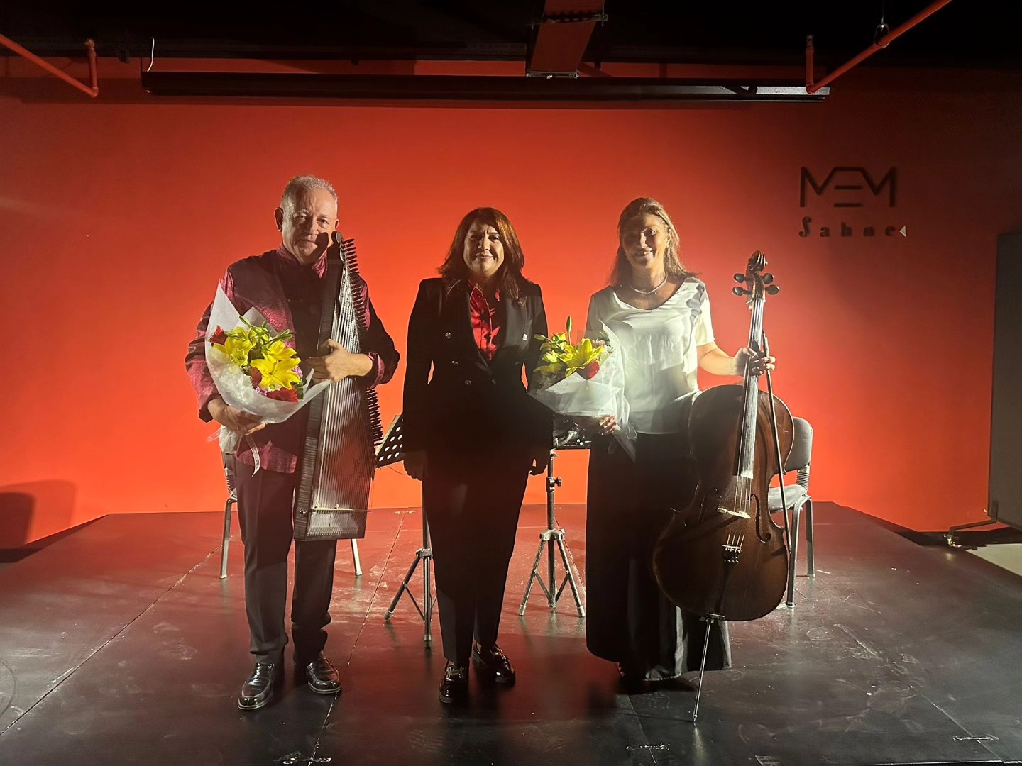 MEM Sahne’de sezon çello ve kanunun buluşmasıyla başladı