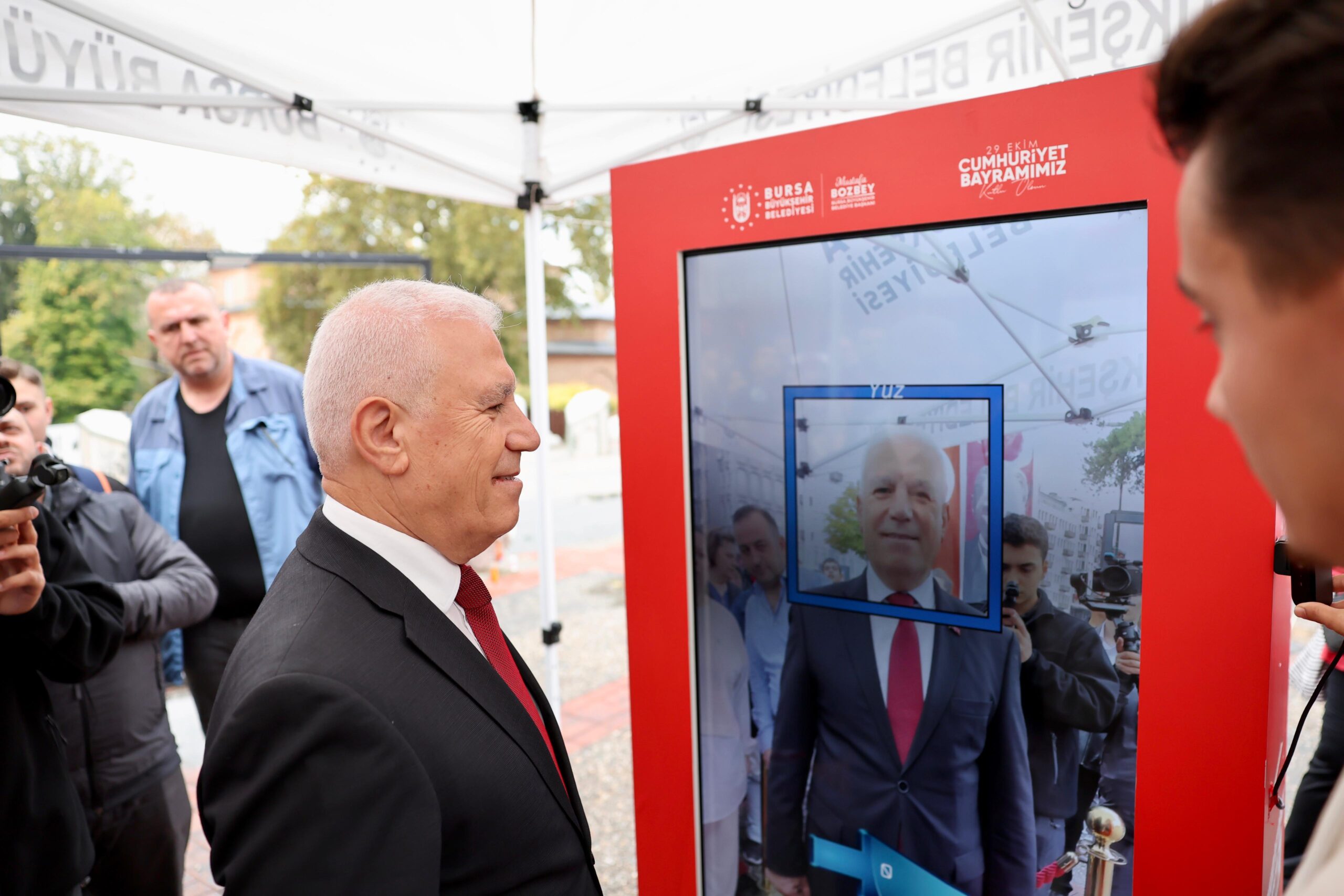 Bursalılar, Atatürk ile aynı karede