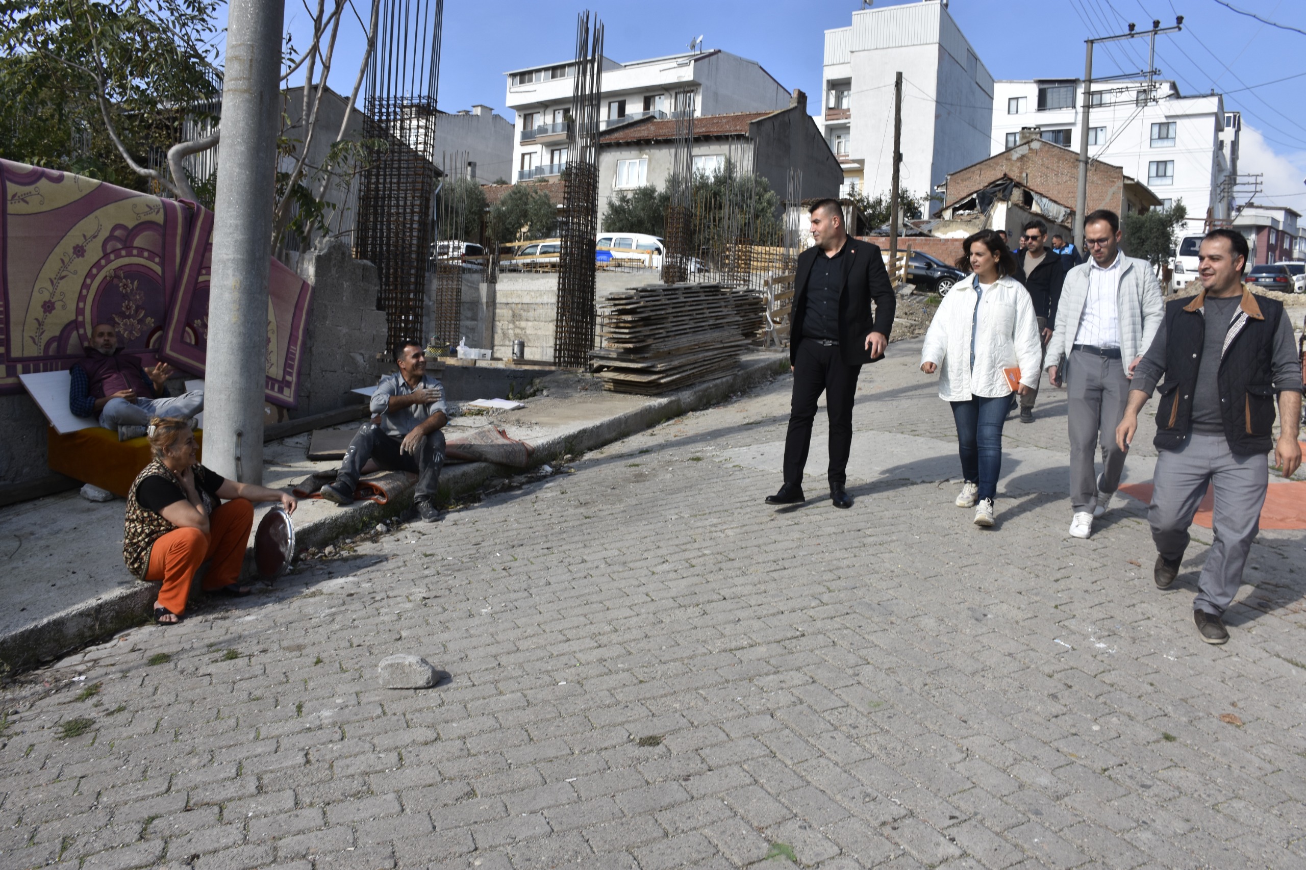 Karacabey Belediyesi’nden mahallelere yakın takip