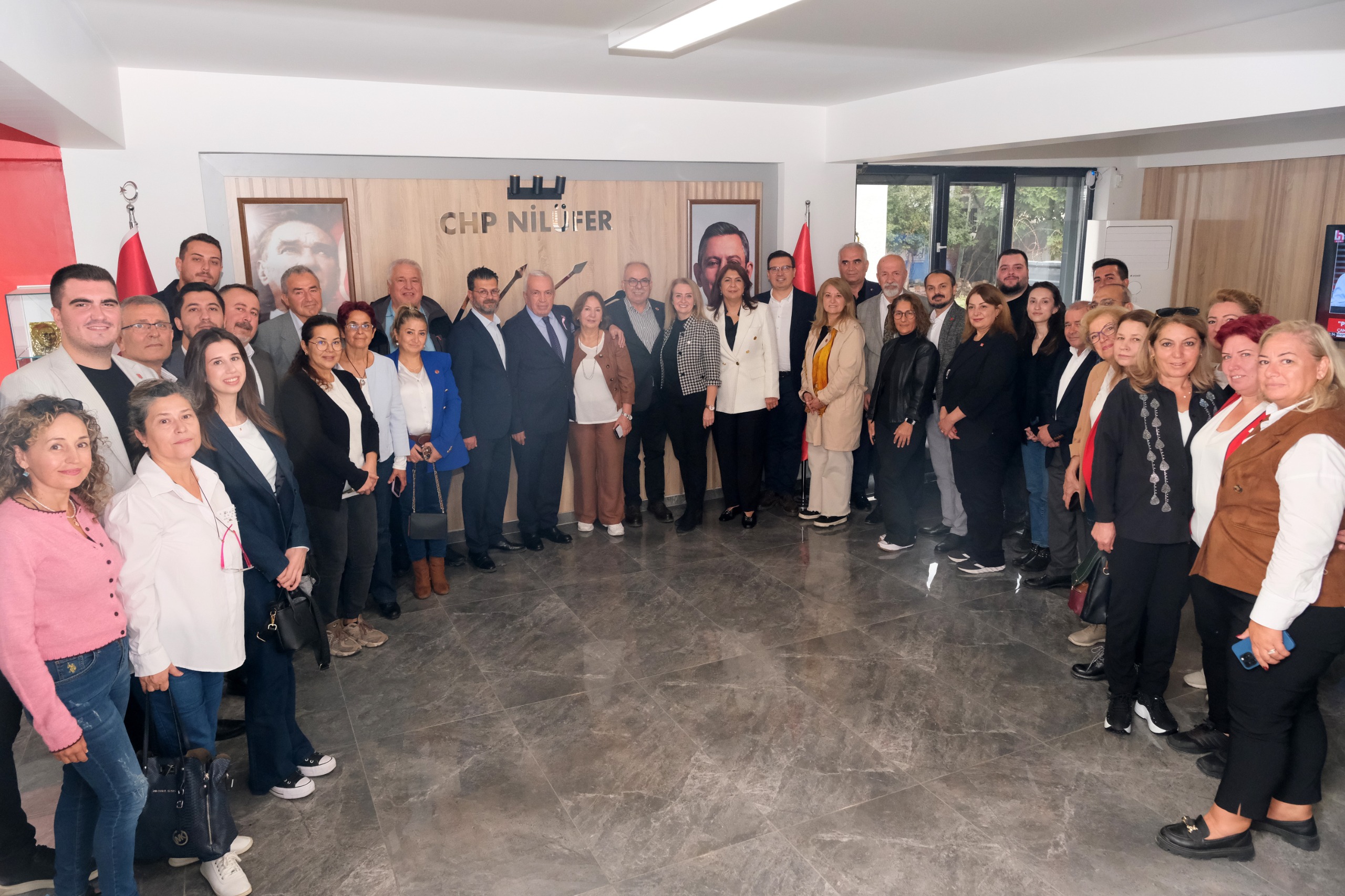 Başkan Şadi Özdemir'den CHP Nilüfer İlçe Yönetimine hayırlı olsun ziyareti