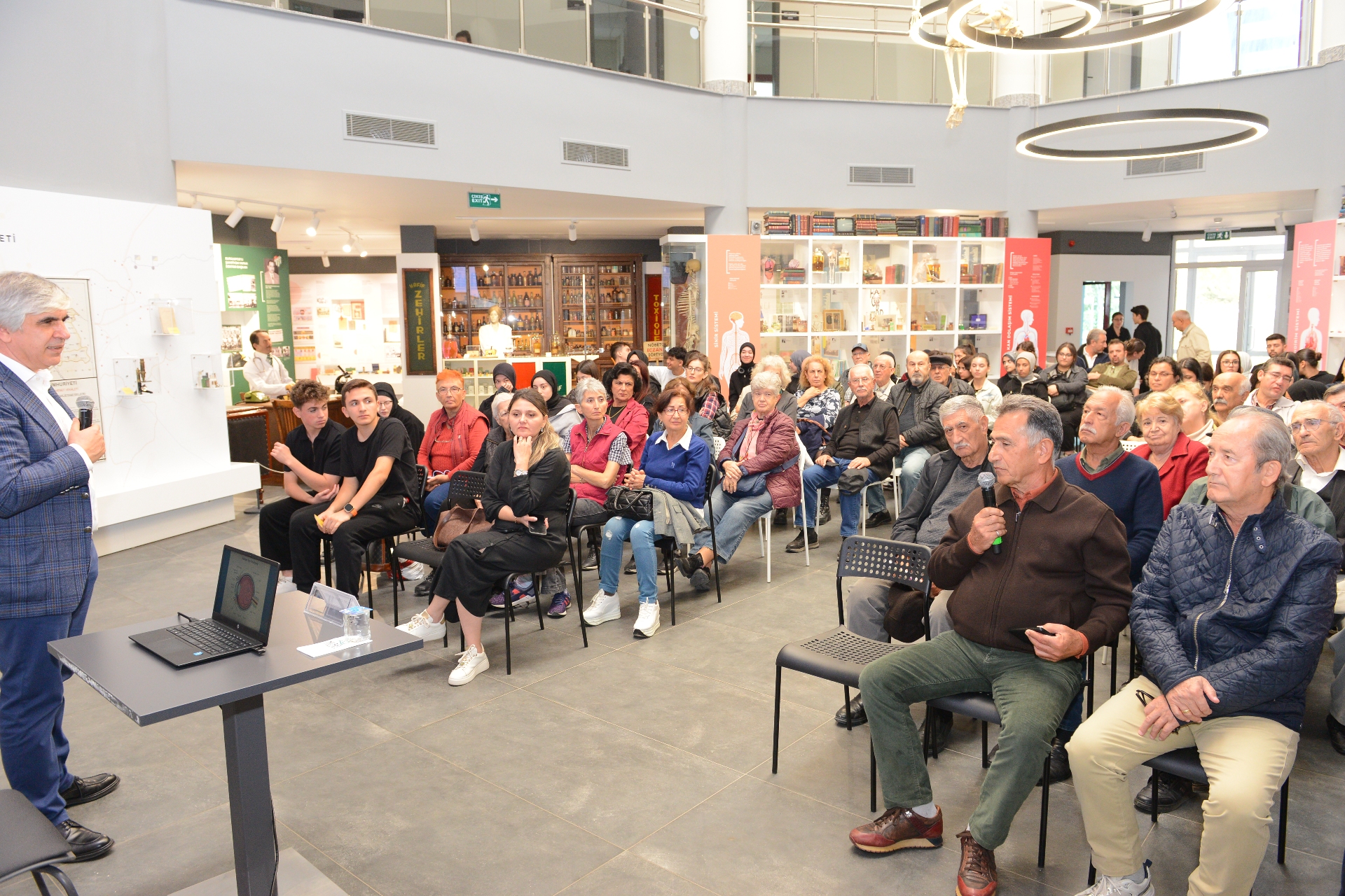 Nilüfer’de göz hastalıkları ve tedavileri anlatıldı